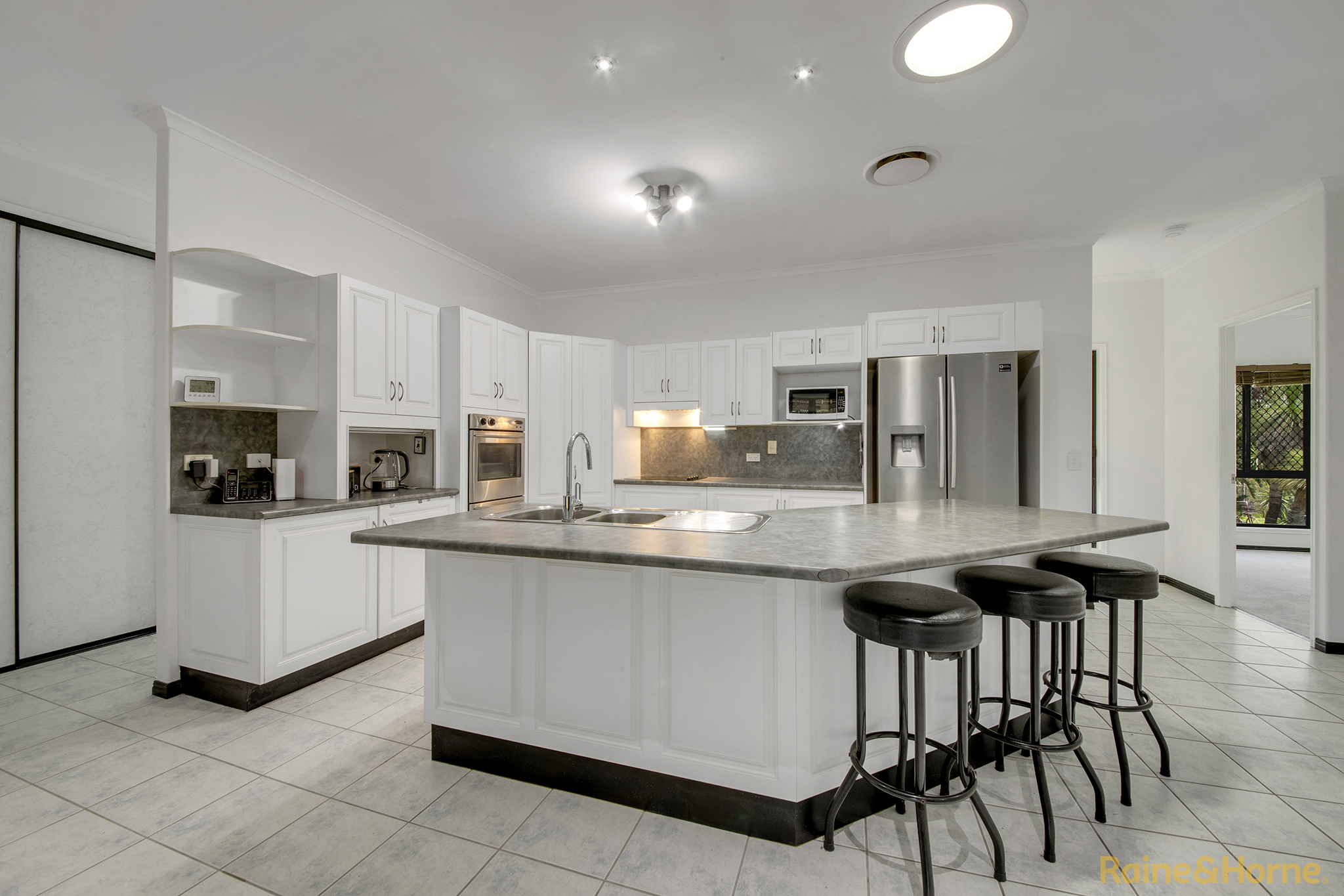 5-bedroom house at 80 Flora Drive, Beecher, QLD 4680, Gladstone, Queensland