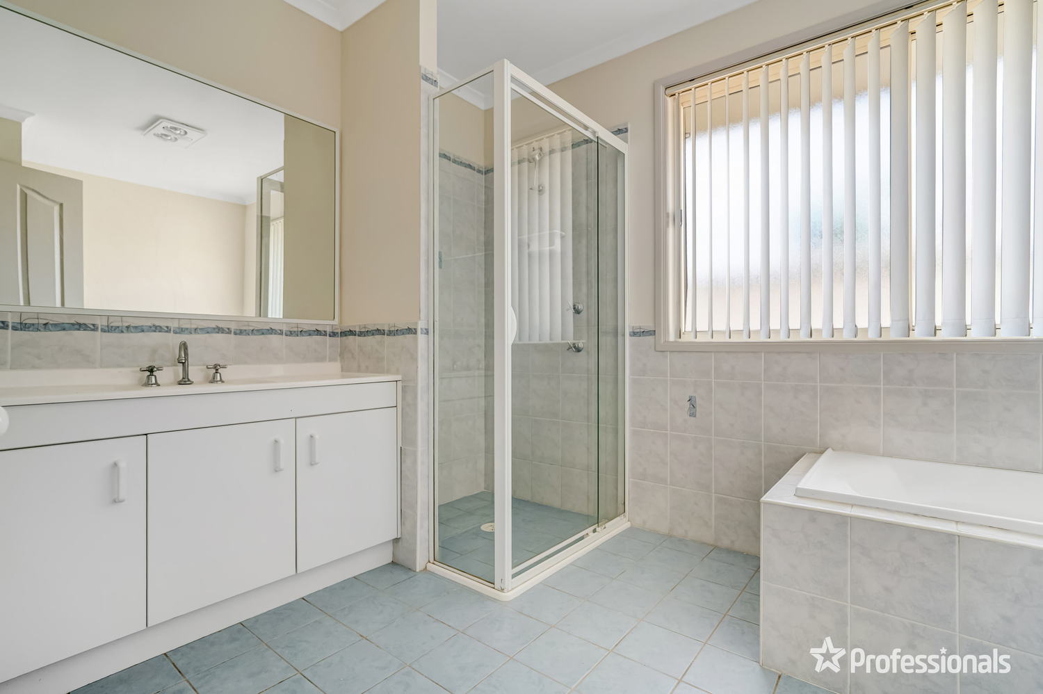 3-bedroom unit at A /9 Skellatar Stock Route, Muswellbrook, Nsw, 2333, Muswellbrook, New South Wales