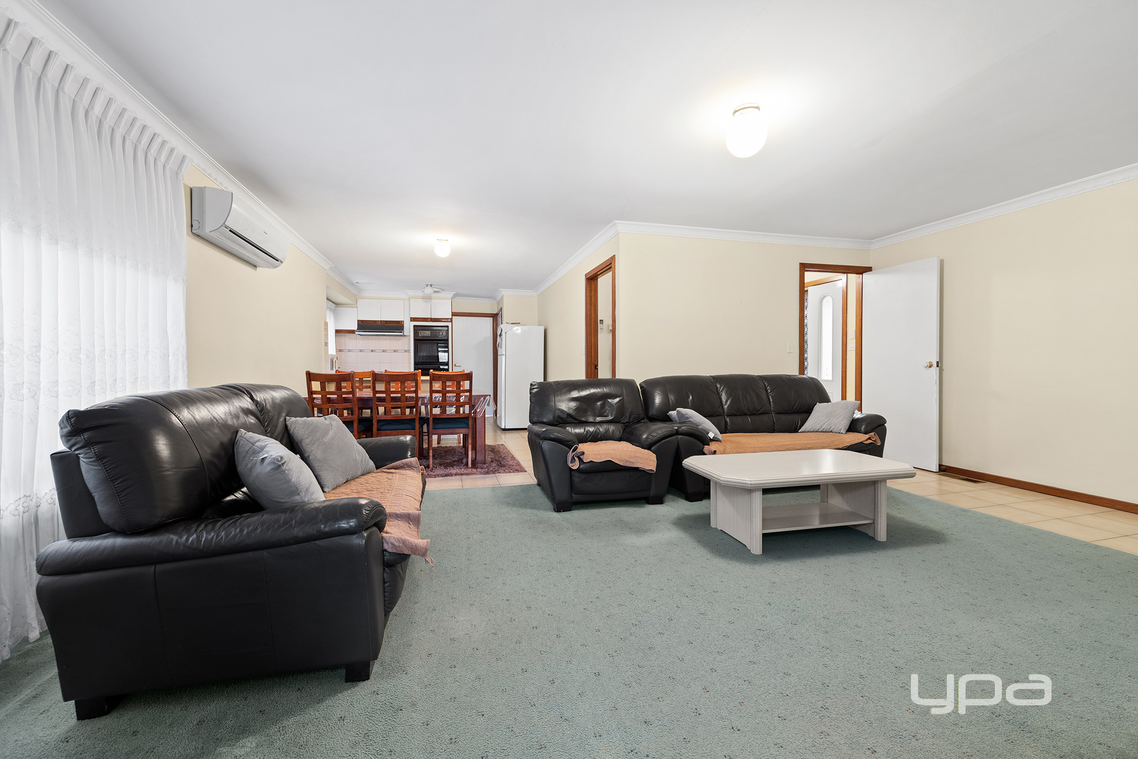 16 Somerton Crescent, St Albans, VIC 3021 - Image 3