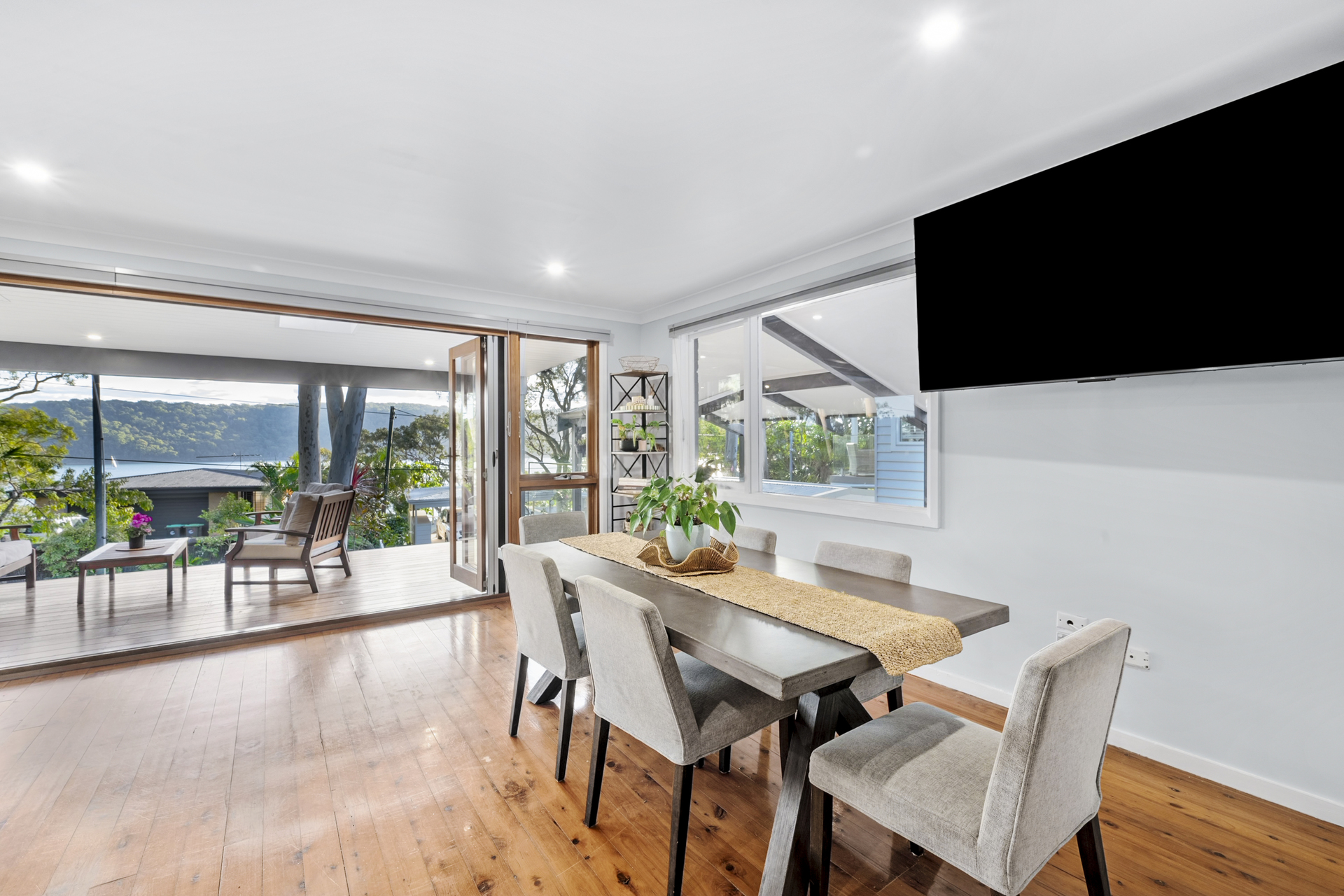 4-bedroom house at 190 RIVERVIEW ROAD, Avalon Beach NSW 2107, Northern Beaches, New South Wales