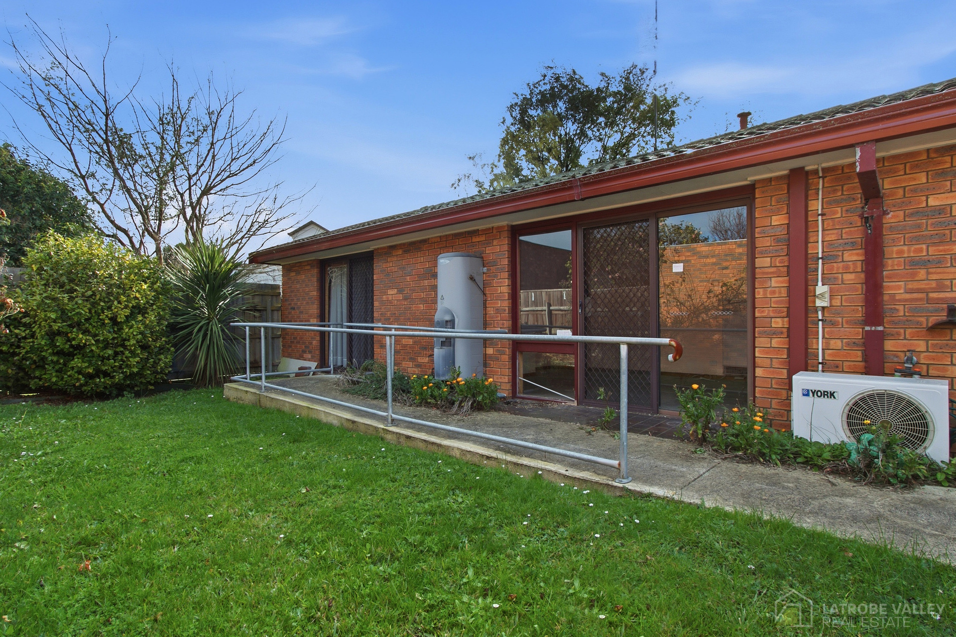 8/207 Kay Street, Traralgon, VIC 3844 - Image 2