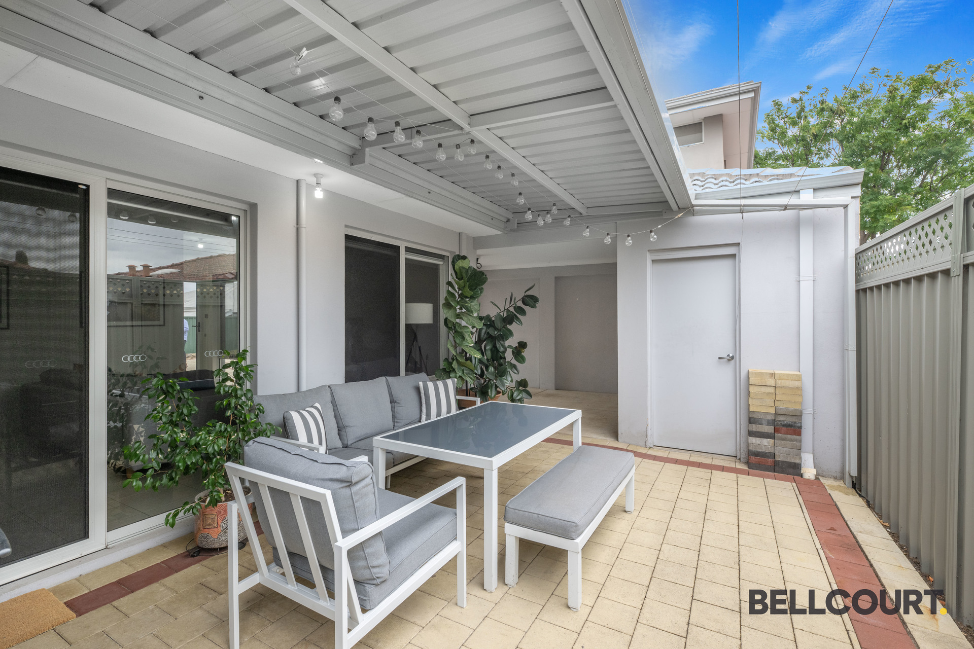 2/102 Beatty Avenue, East Victoria Park, WA 6101 - Image 1
