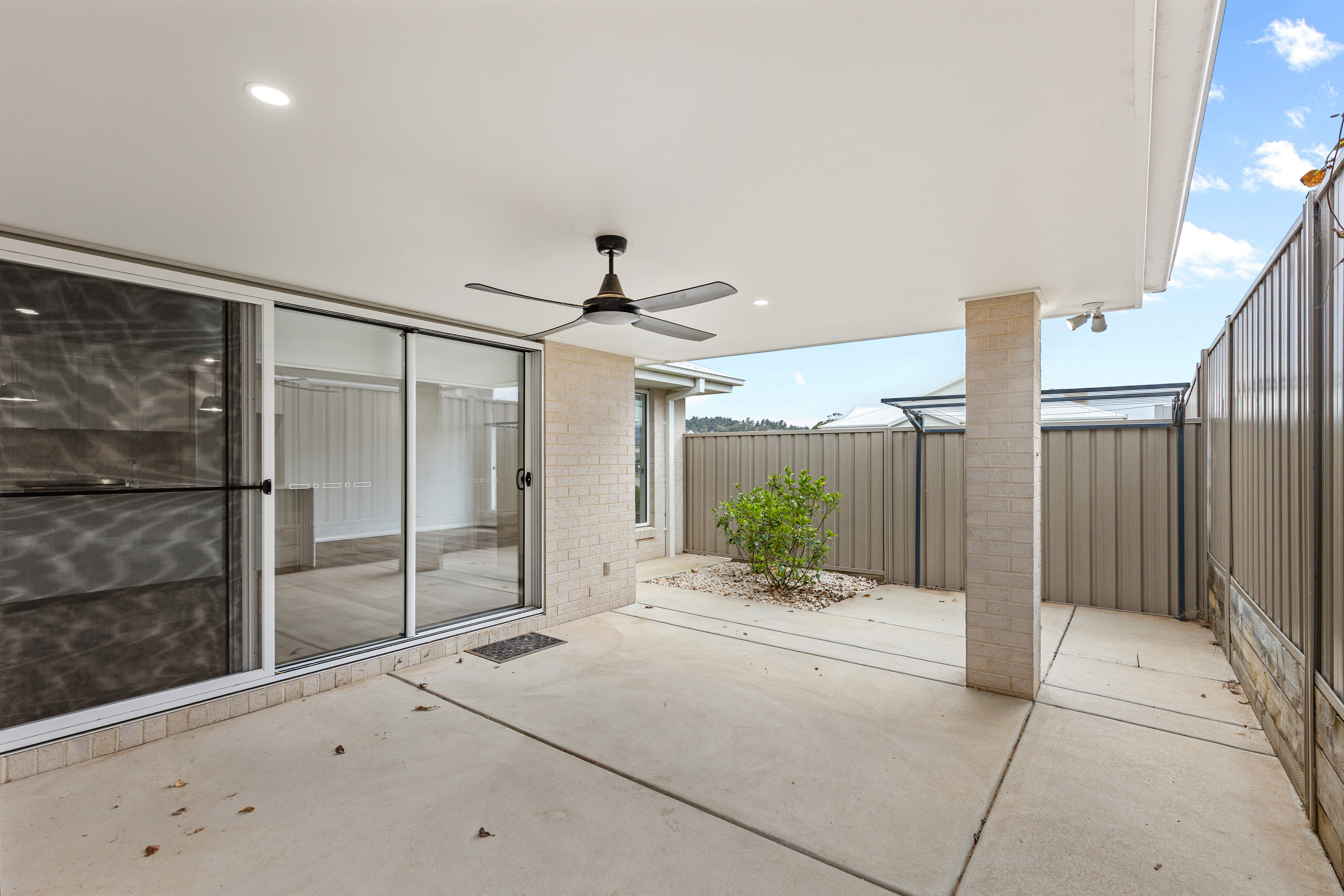 3-bedroom unit at 8 Billabong Crescent, Gobbagombalin, NSW 2650, Wagga Wagga, New South Wales