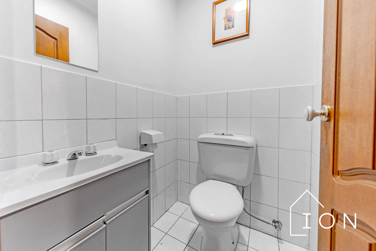 3-bedroom house at 1 MURNDAL COURT, Berwick VIC 3806, Casey, Victoria