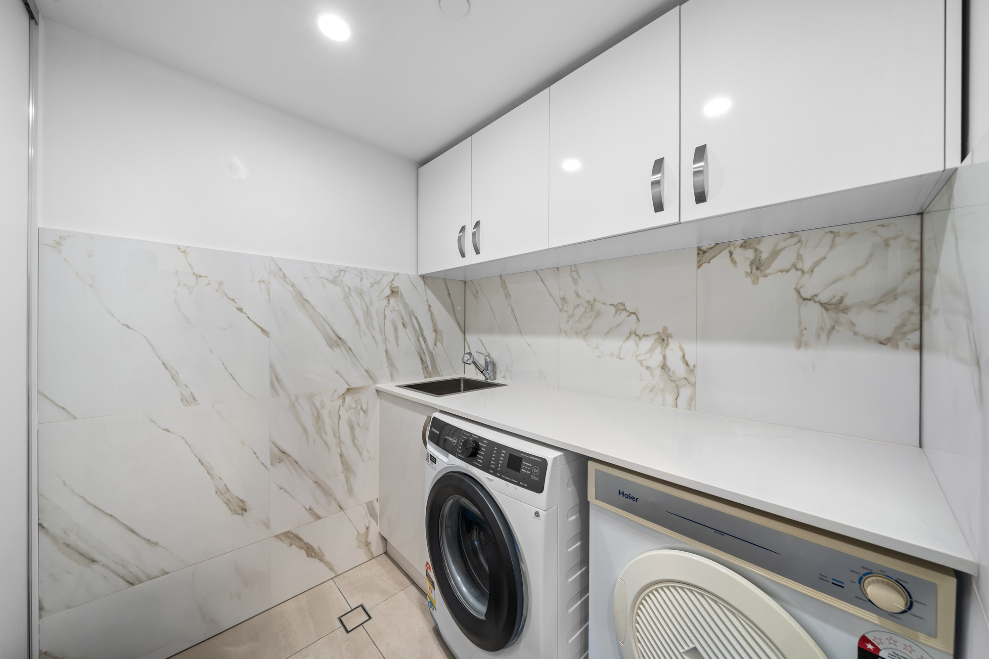 3-bedroom unit at 16 20 Old Burleigh Road, Surfers Paradise QLD 4217, Gold Coast, Queensland