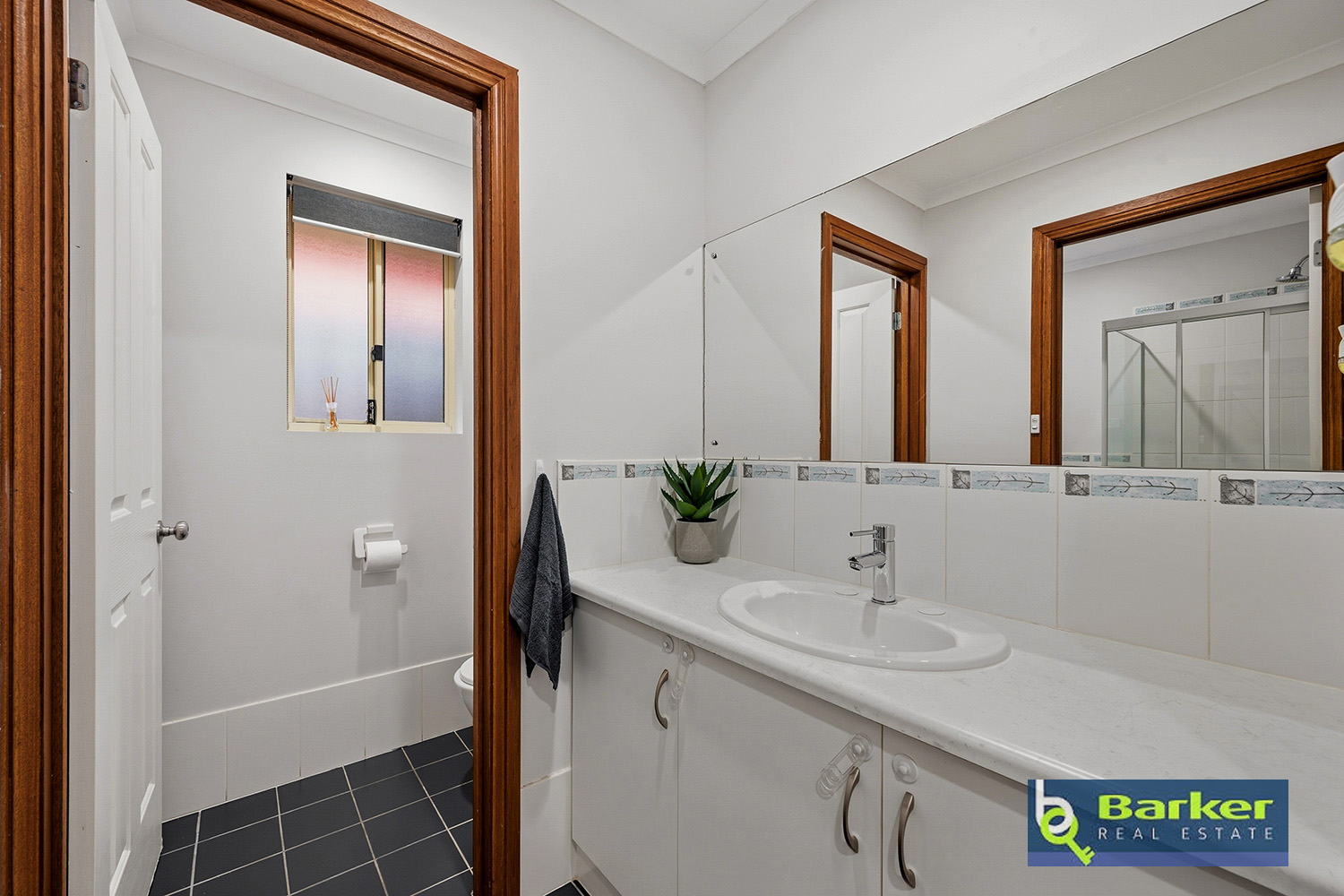 18 CHRISTINE CIRCUIT, Craigmore SA 5114 - Image 8
