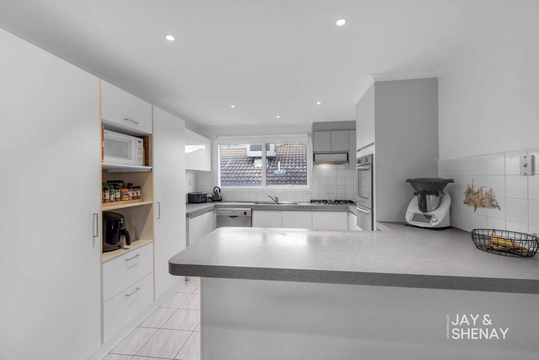 41 PRESTON AVENUE, Endeavour Hills VIC 3802 - Image 3