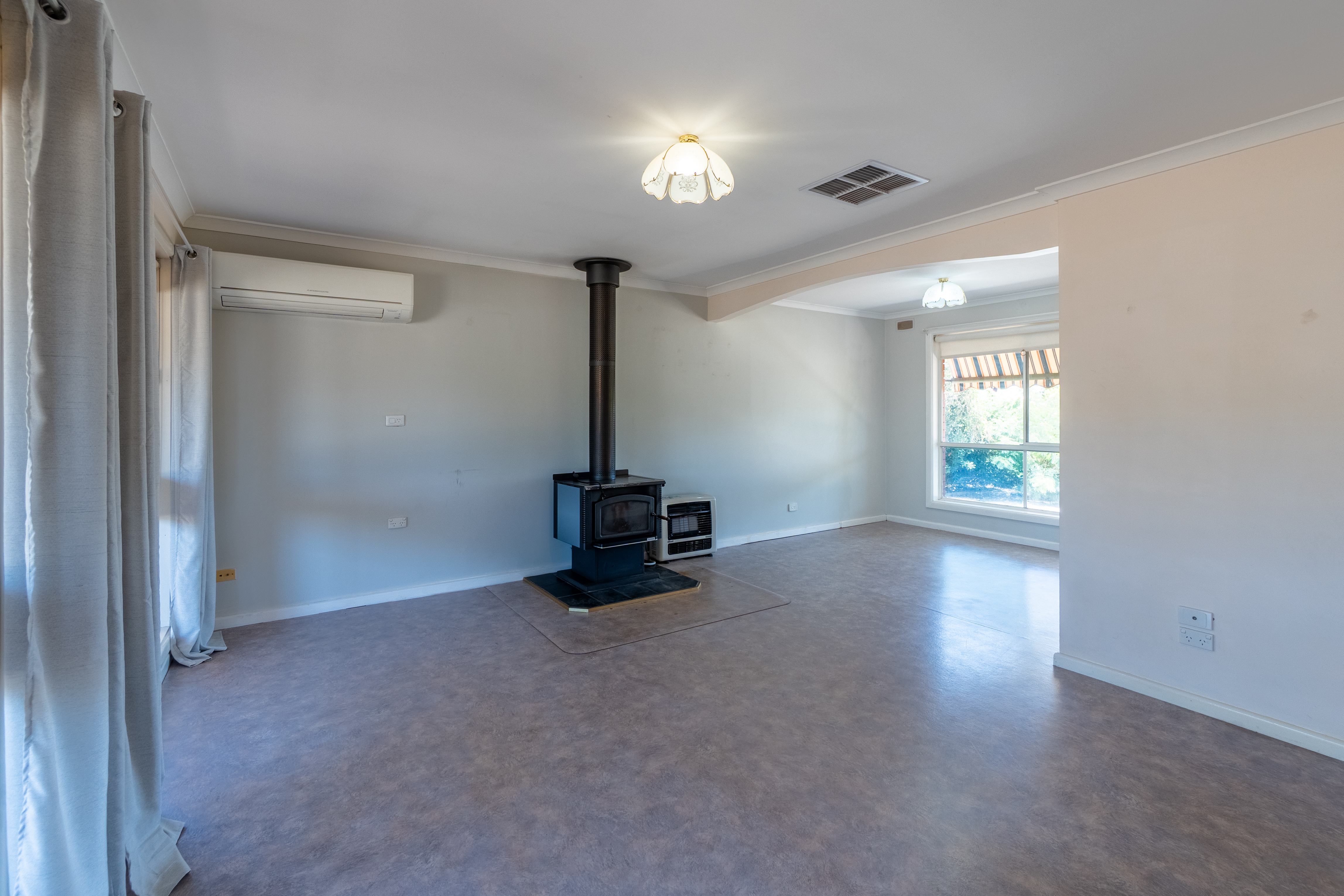 3-bedroom house at 44 STINSON STREET, Coolamon NSW 2701, Coolamon, New South Wales