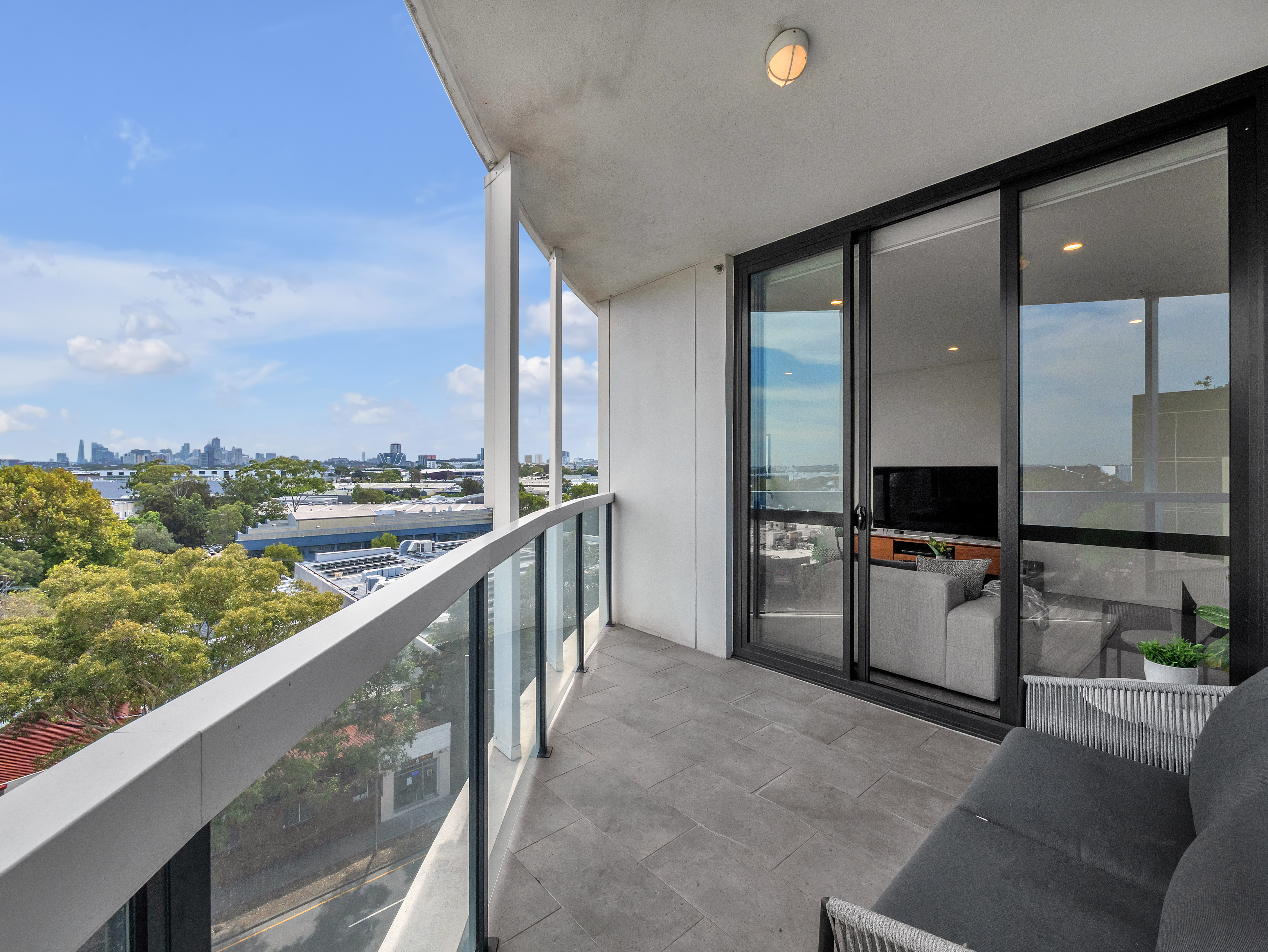 604/581-587 Gardeners Road, Mascot, NSW 2020 - Image 2