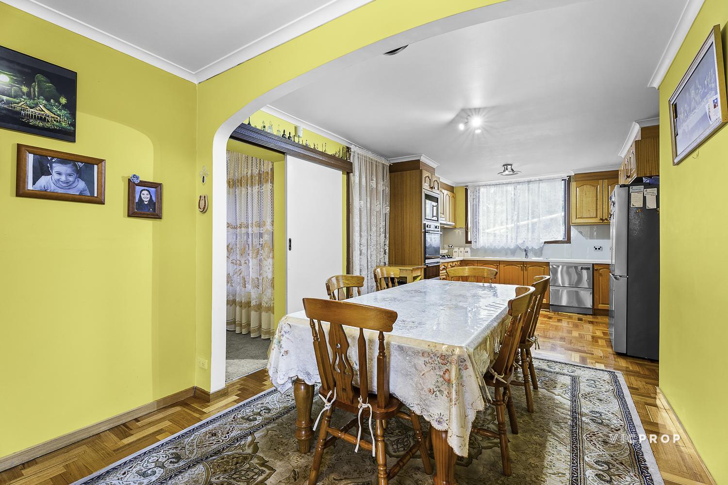 4-bedroom house at 43 OBERON AVENUE, St Albans VIC 3021, Brimbank, Victoria