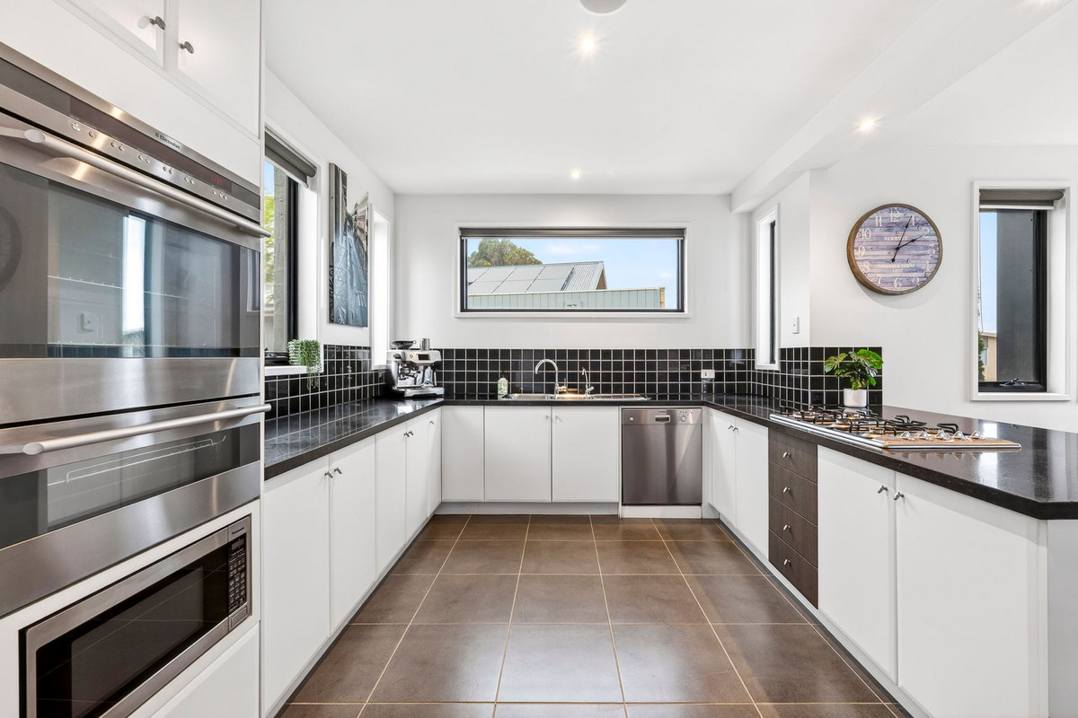 5 EMPIRE COURT, Torquay VIC 3228 - Image 7