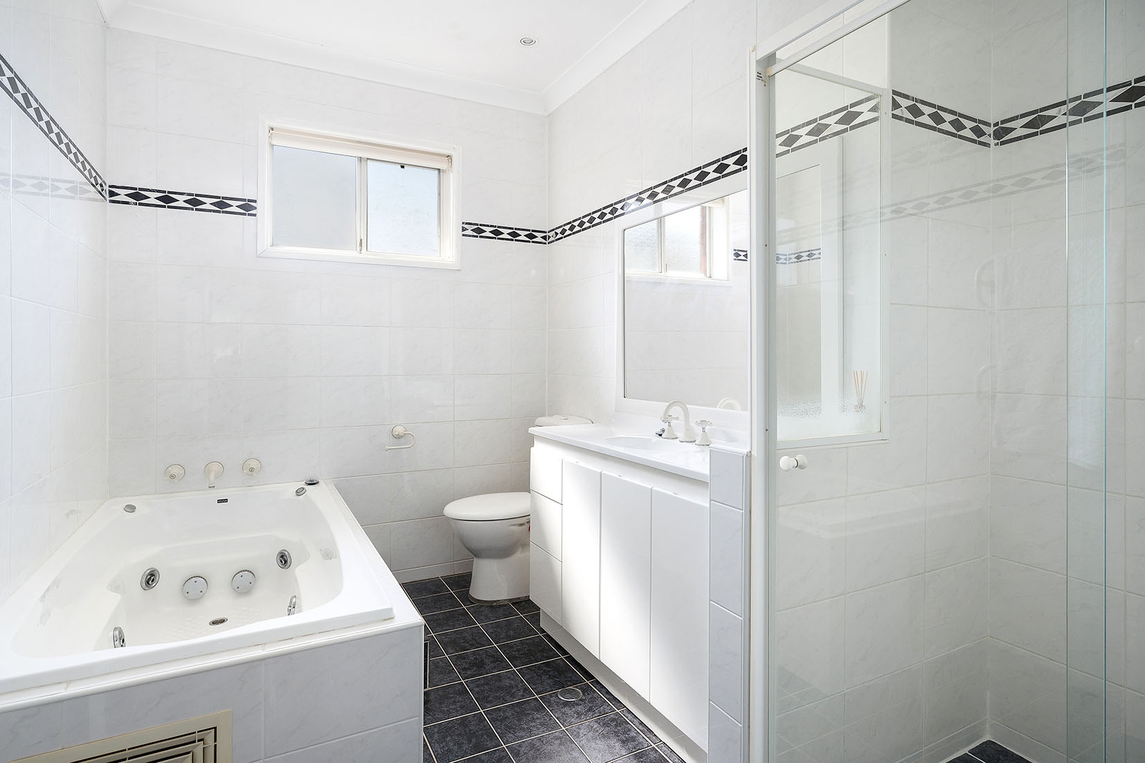 5-bedroom house at 11 CHESTERMAN CRESCENT, Davidson NSW 2085, Northern Beaches, New South Wales