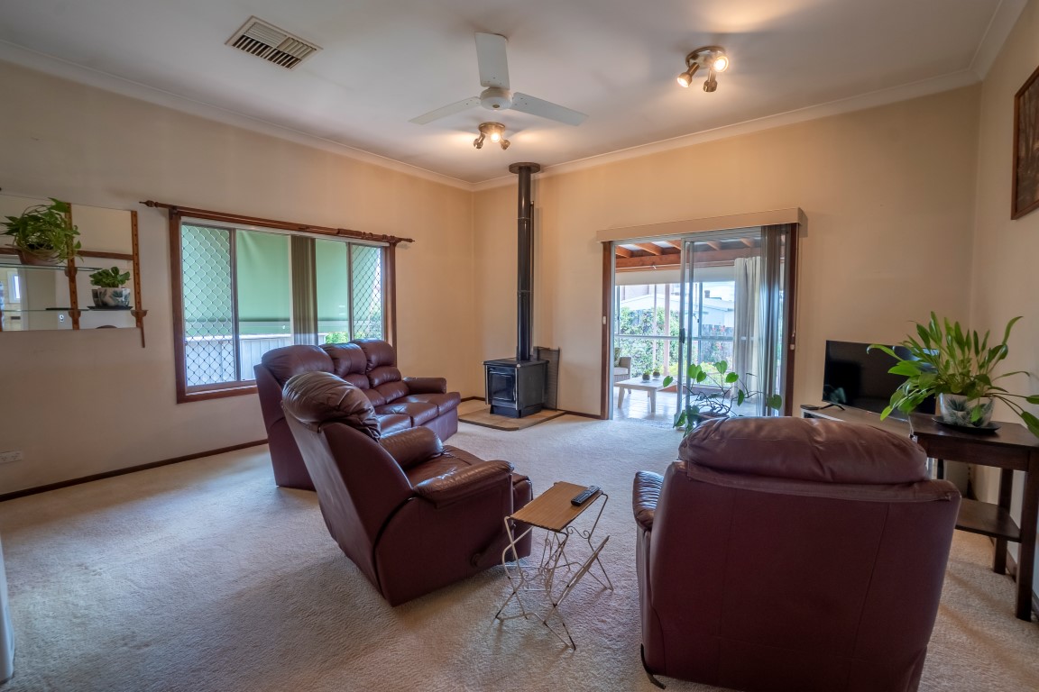 153 TWYNAM STREET, Temora NSW 2666 - Image 2