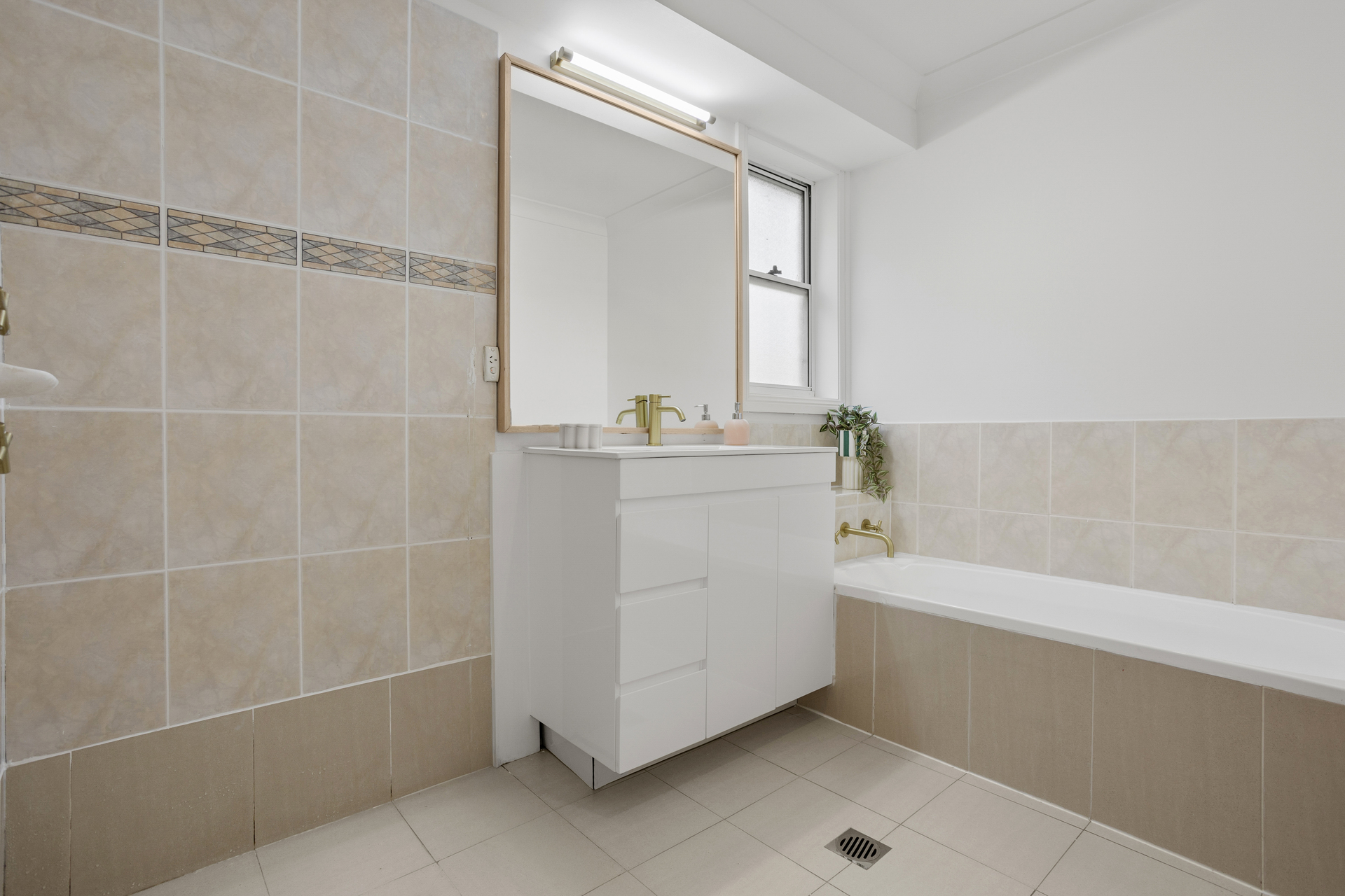 3-bedroom unit at 13 Oakwood Way, Menai, NSW 2234, Sutherland, New South Wales