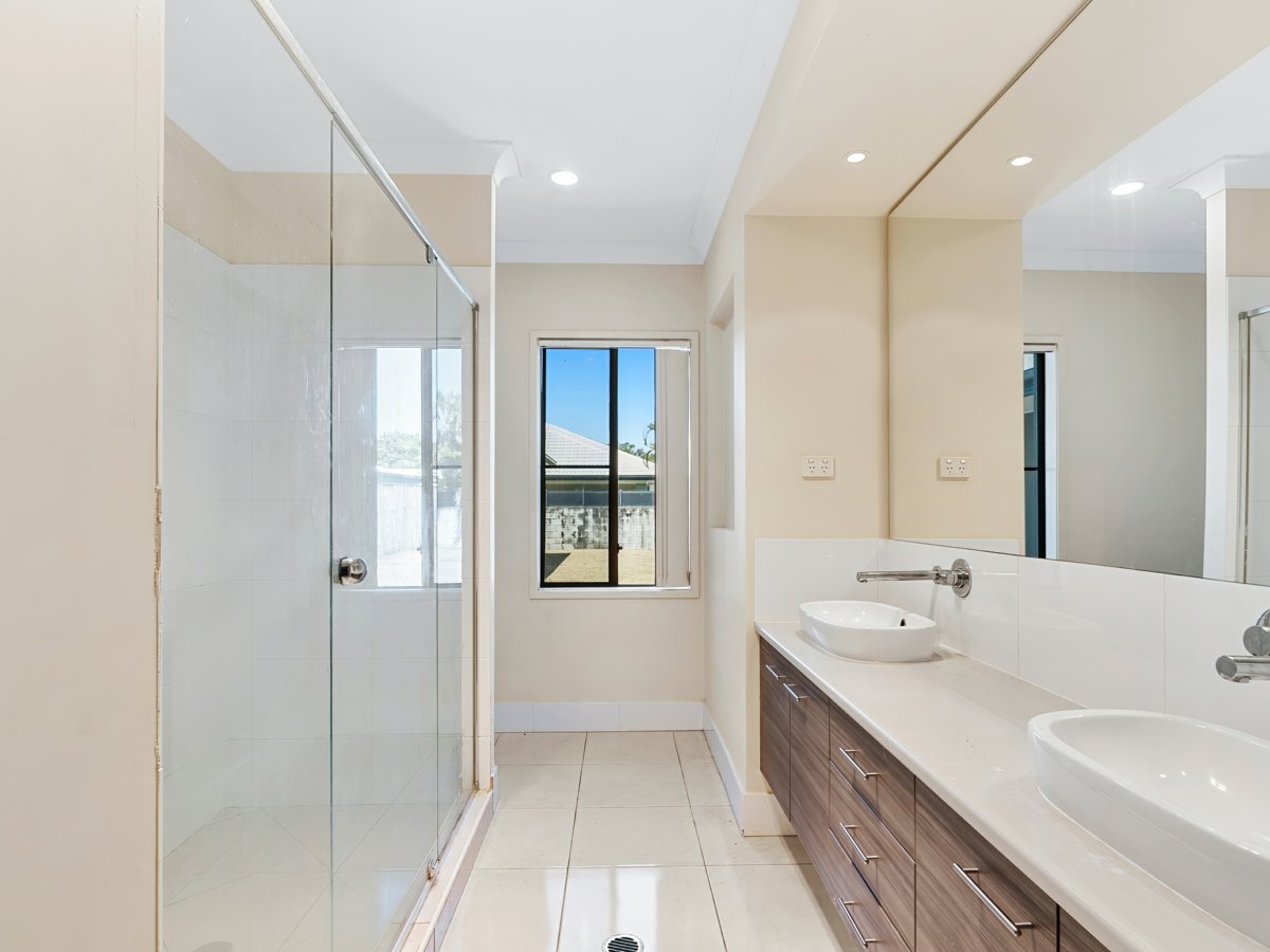 11 BLUEBERRY STREET, Banksia Beach QLD 4507 - Image 6