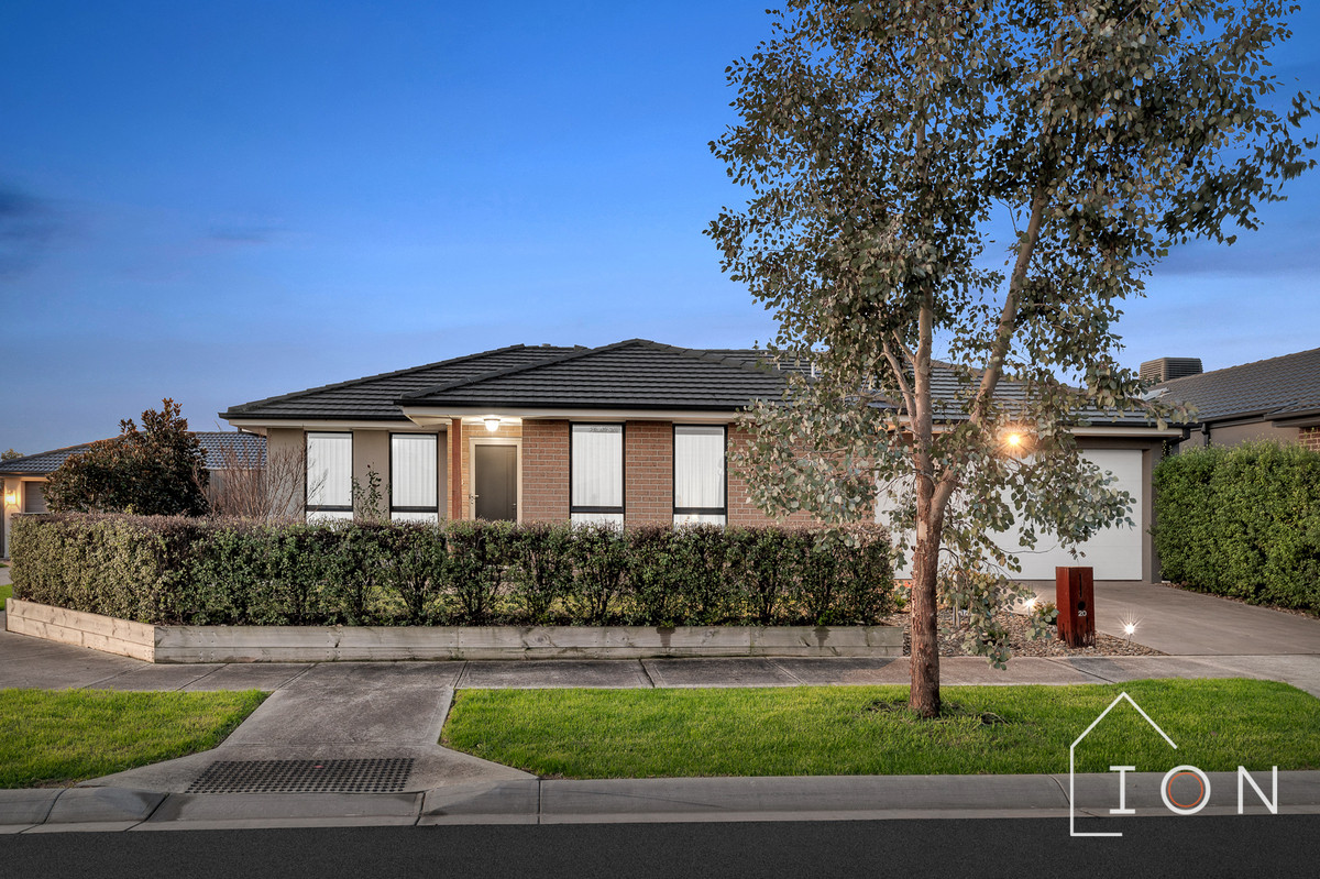 20 Mare Close, Cranbourne East, VIC 3977 - Image 1