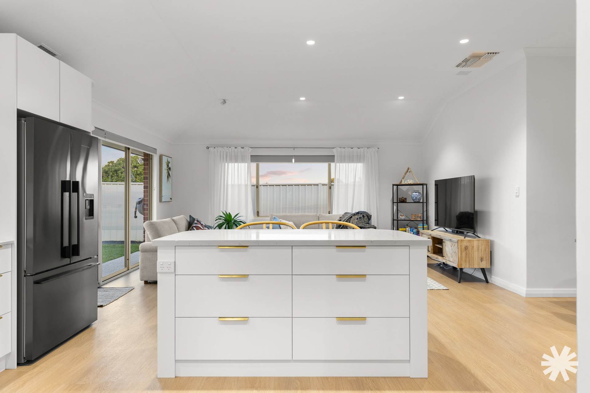 2/68 Edgecumbe Street, Como, WA 6152 - Image 9