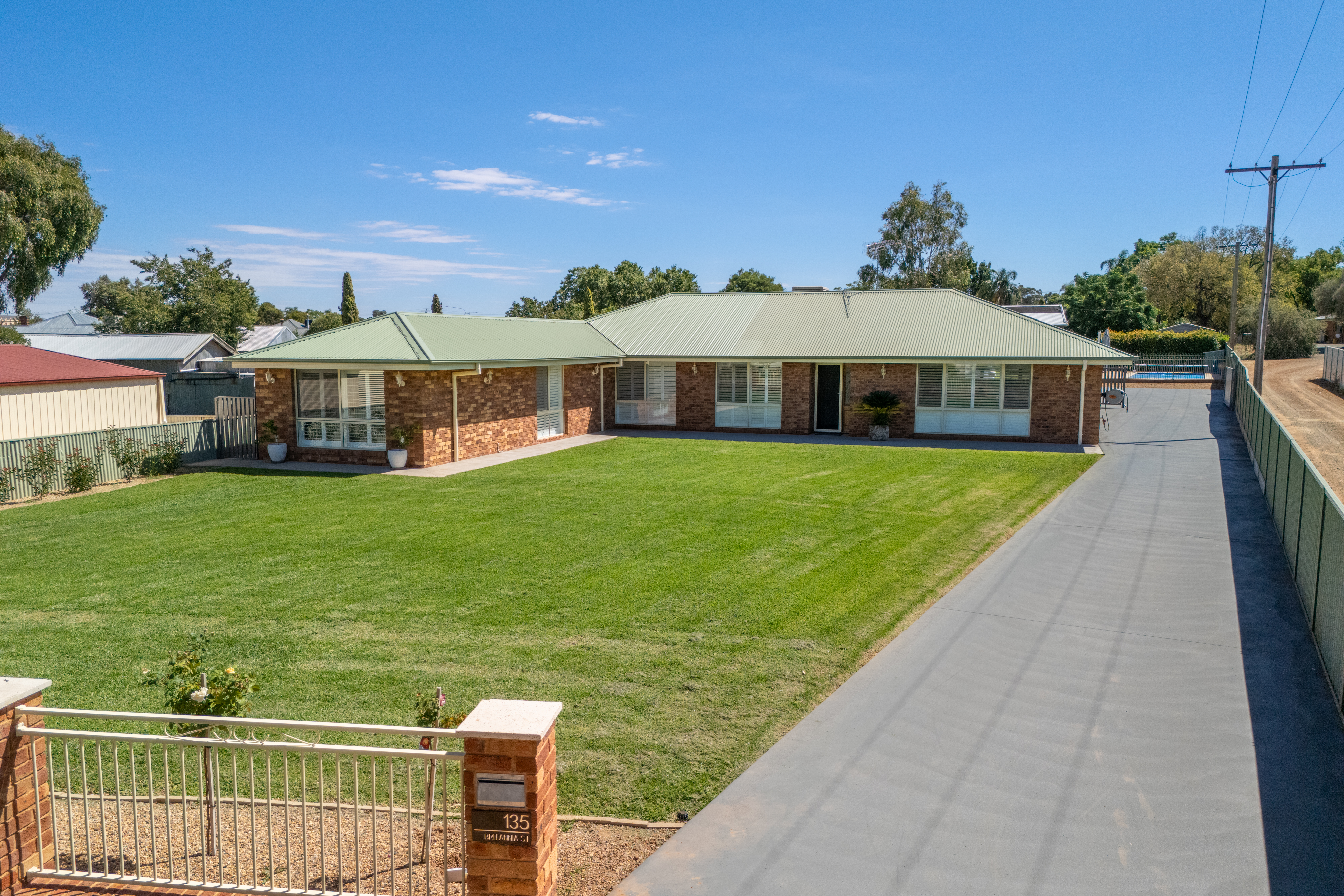 135 BRITANNIA STREET, Temora NSW 2666 - Image 1