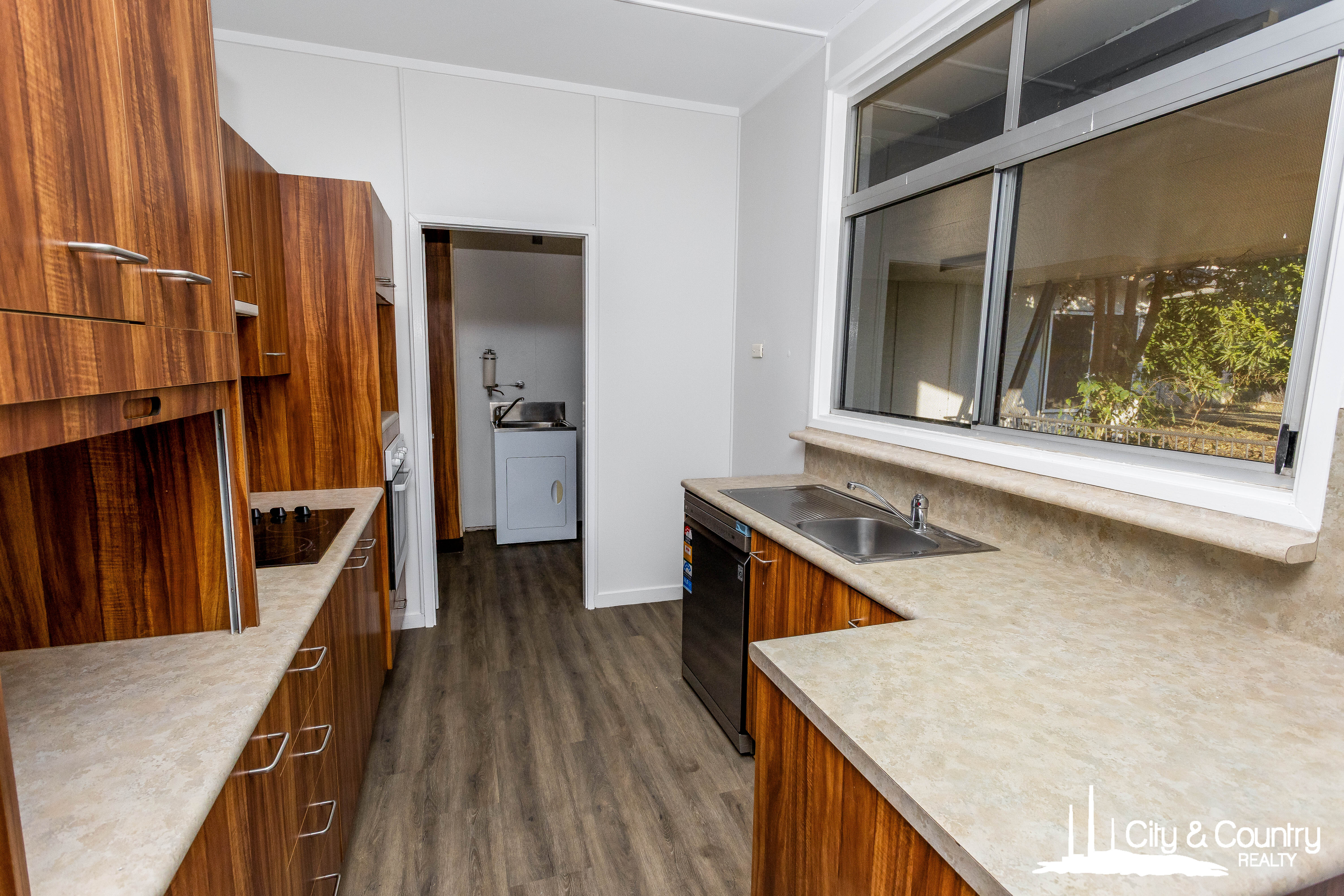 1 Milne Bay Road, Soldiers Hill, QLD 4825 - Image 5