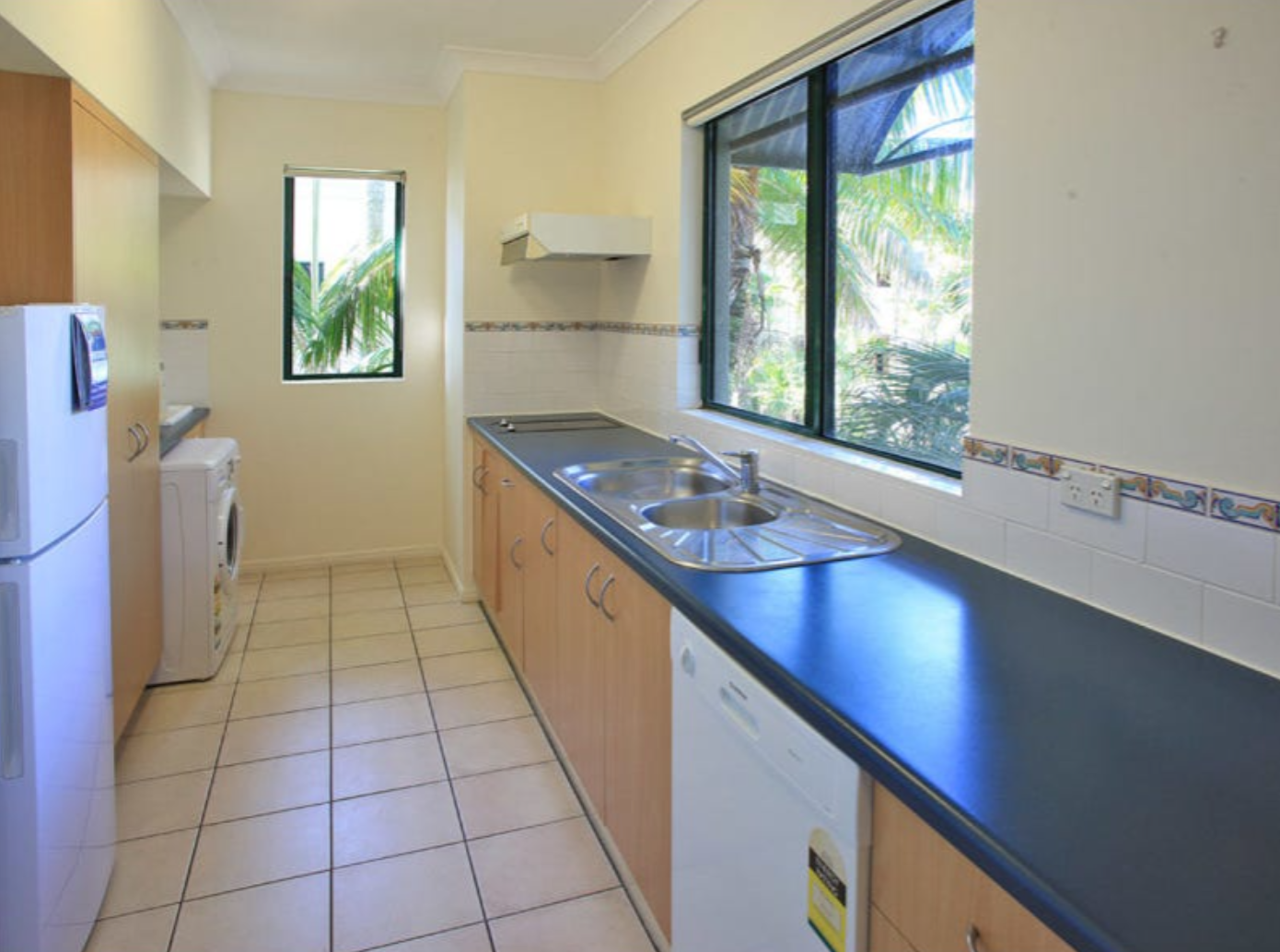 21/186-188 Mcleod Street, Cairns North, QLD 4870 - Image 2