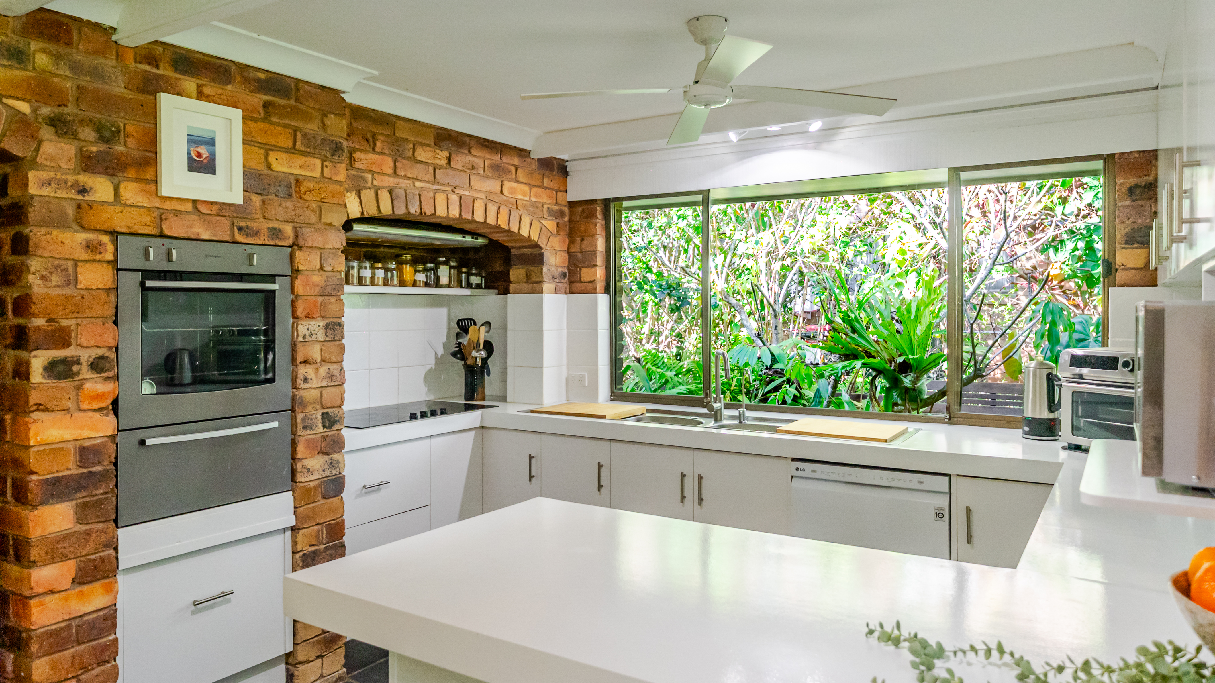 32 TONGARRA DRIVE, Ocean Shores NSW 2483 - Image 7