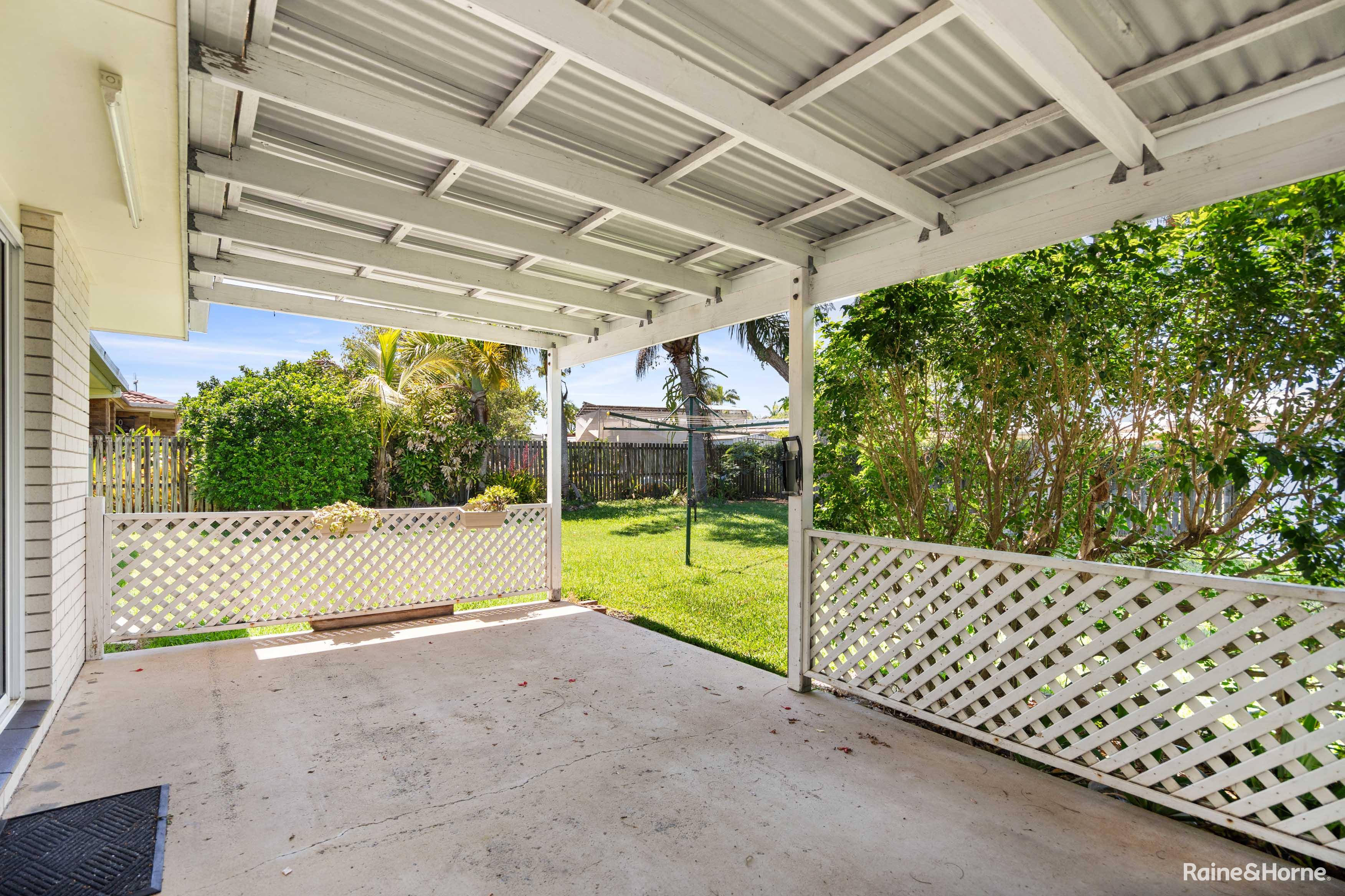 152 HAMMOND STREET, Urangan QLD 4655 - Image 10