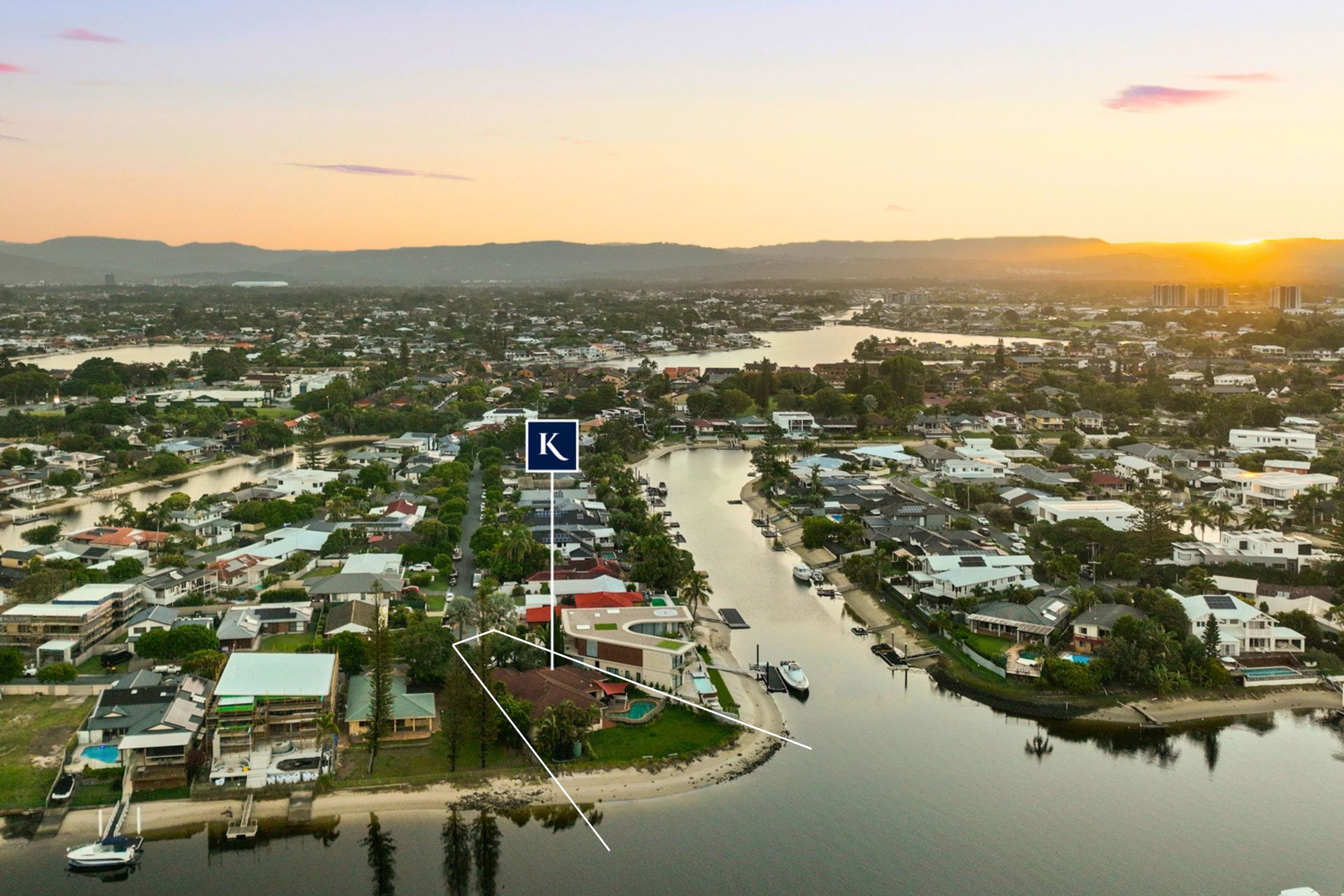 38 GRETEL DRIVE, Mermaid Waters QLD 4218 - Image 3