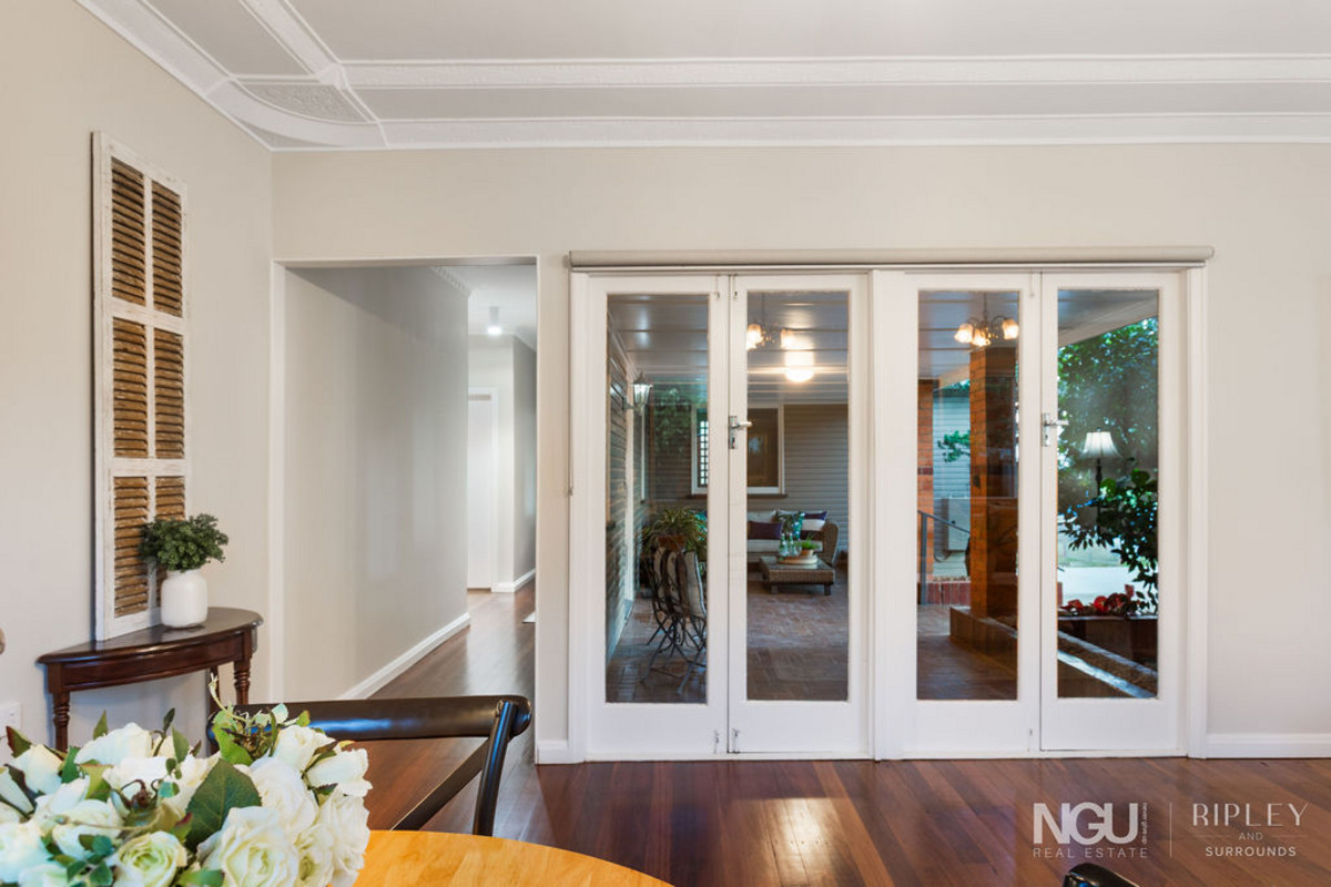 24 CROWN STREET, Silkstone QLD 4304 - Image 6