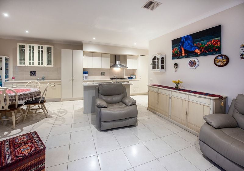 3-bedroom unit at 2 PALOMA COURT, Bundoora VIC 3083, Whittlesea, Victoria