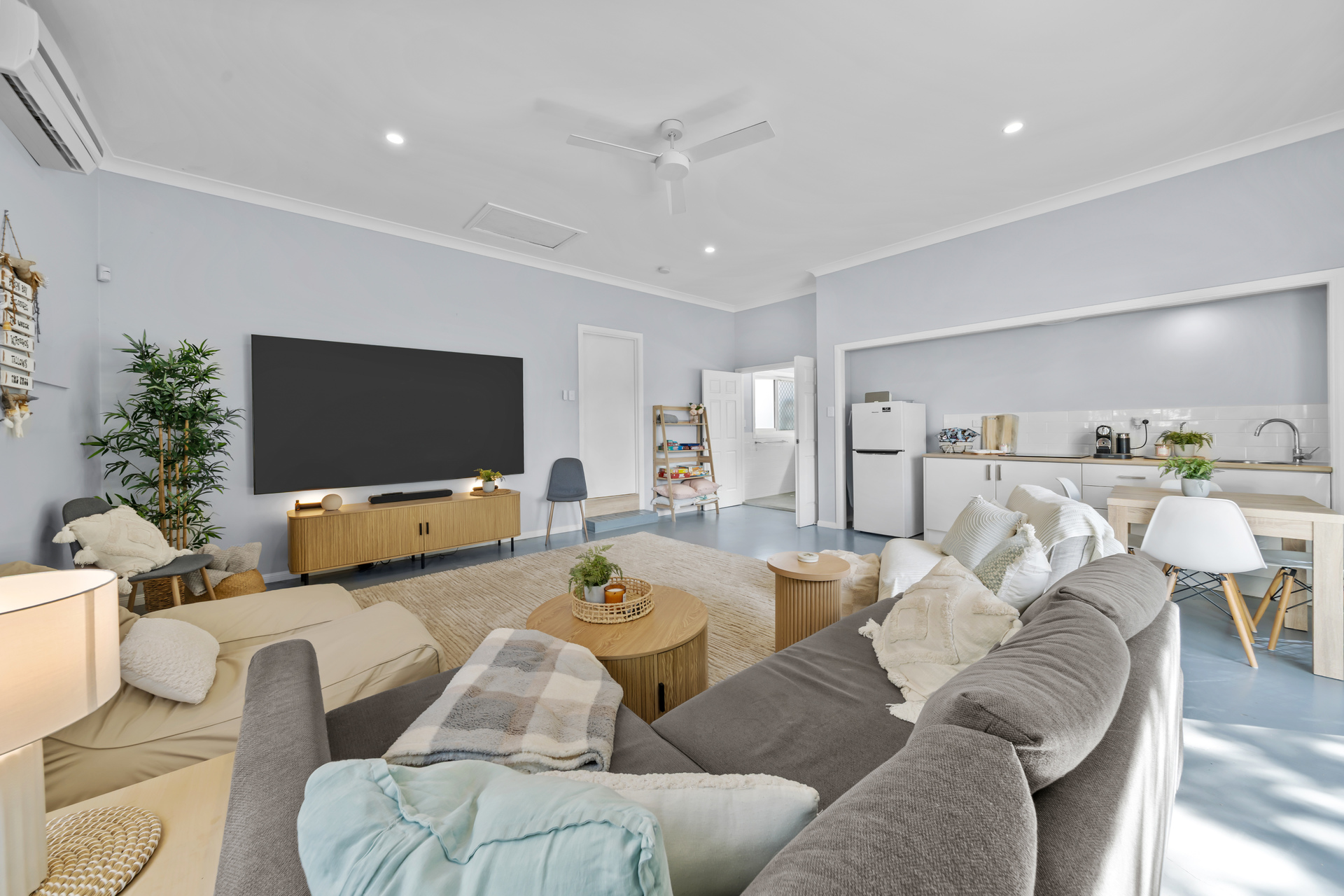 5-bedroom house at 9 Sundowner Court, Mermaid Waters, QLD 4218, Gold Coast, Queensland