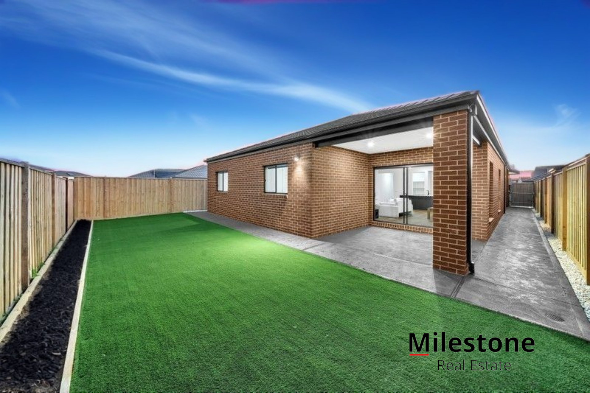 18 Garrison Loop, Clyde North, Vic, 3978 - Image 2