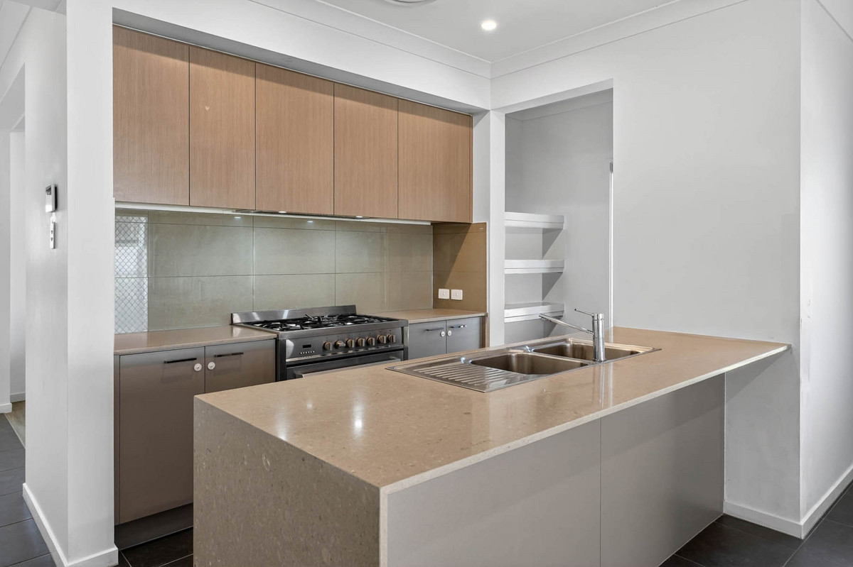 34 KINCRAIG CIRCUIT, Spring Mountain QLD 4300 - Image 6