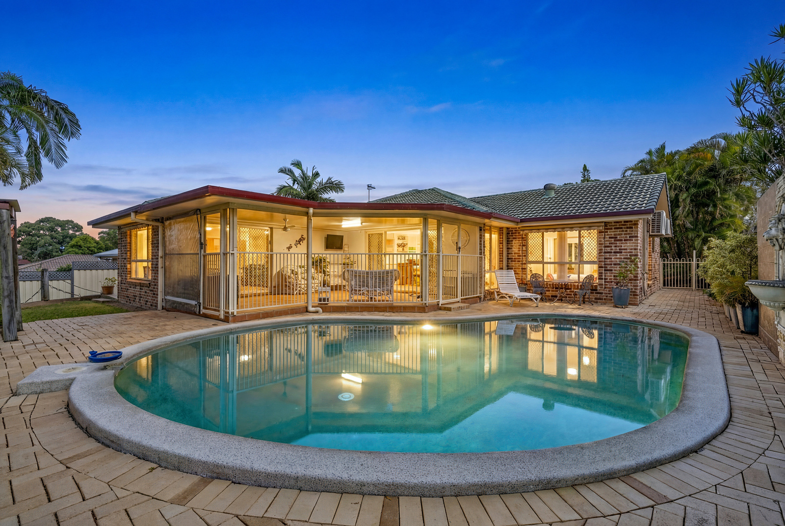 5 OAK HILL CRESCENT, Parkwood QLD 4214 - Image 1