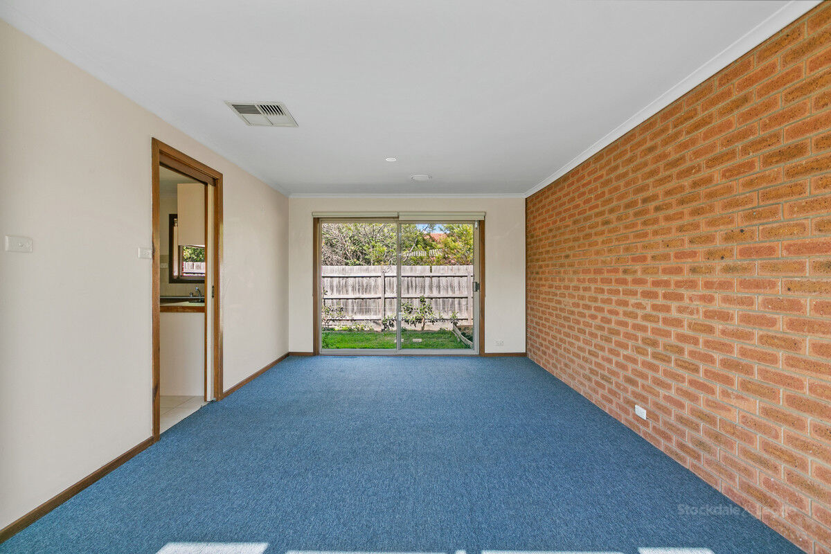 30 70 GREENHILLS ROAD, BUNDOORA VIC 3083 - Image 3