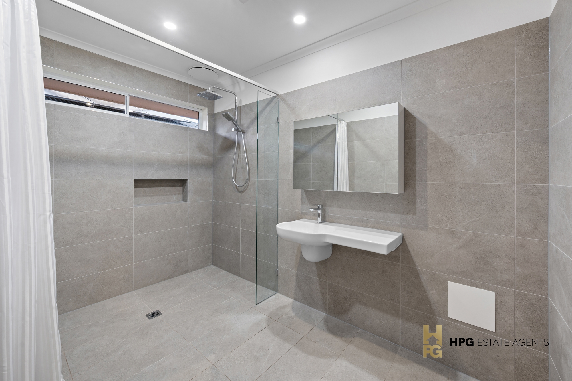 33 CATHERINE AVENUE, Tullamarine VIC 3043 - Image 8