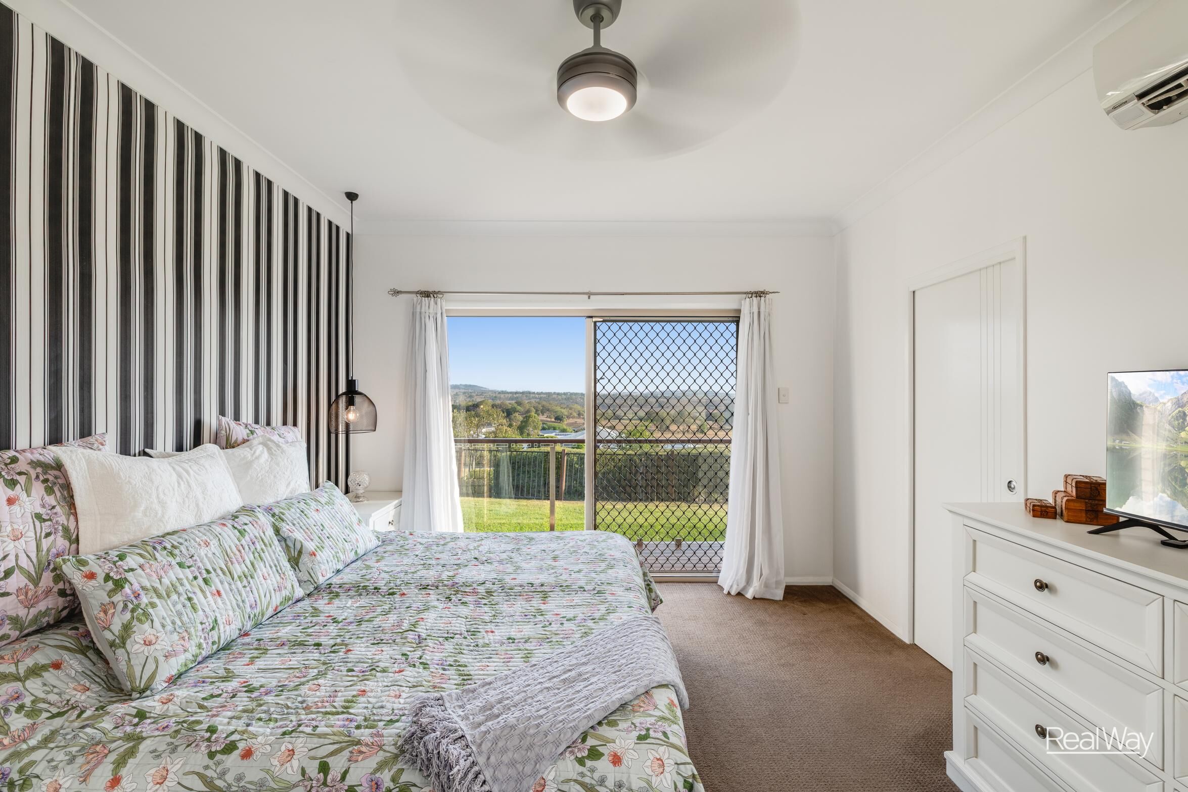 6-bedroom house at 13 Panorama Crescent, Gowrie Junction, QLD 4352, Toowoomba, Queensland