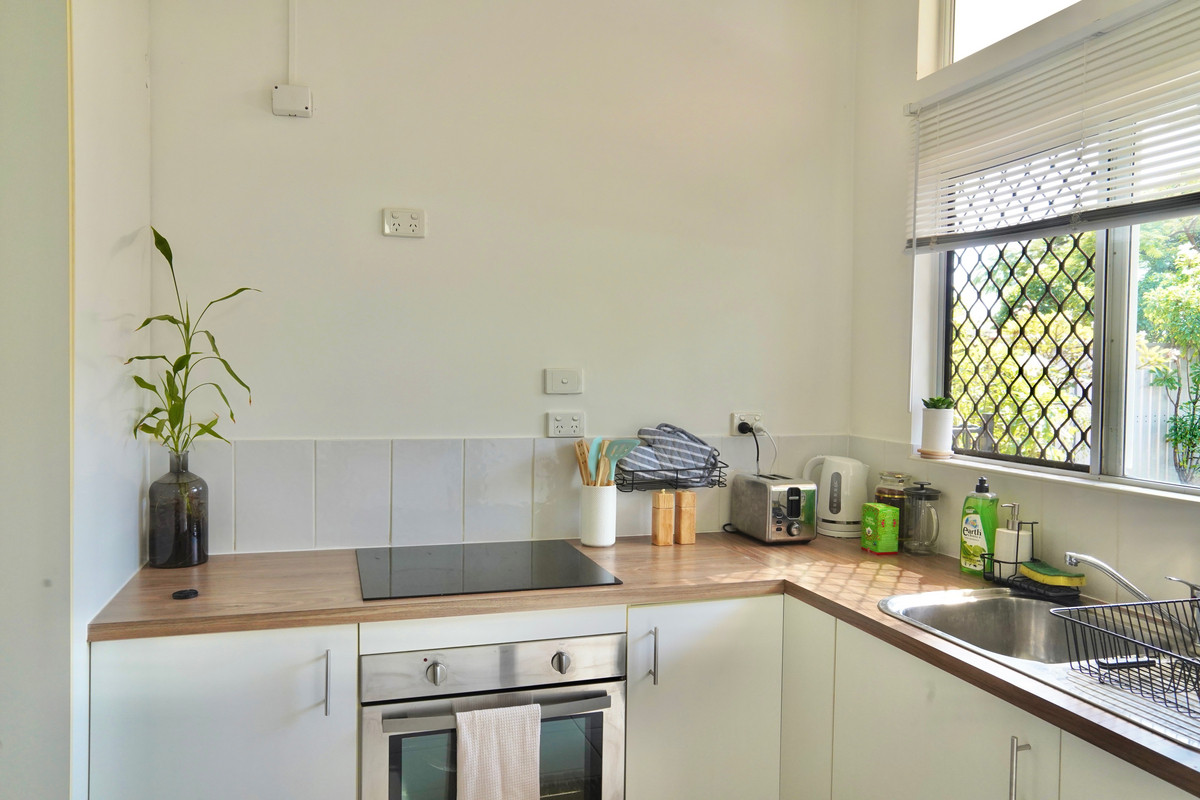 2/88 Woods Street, Darwin City, NT 0800 - Image 2