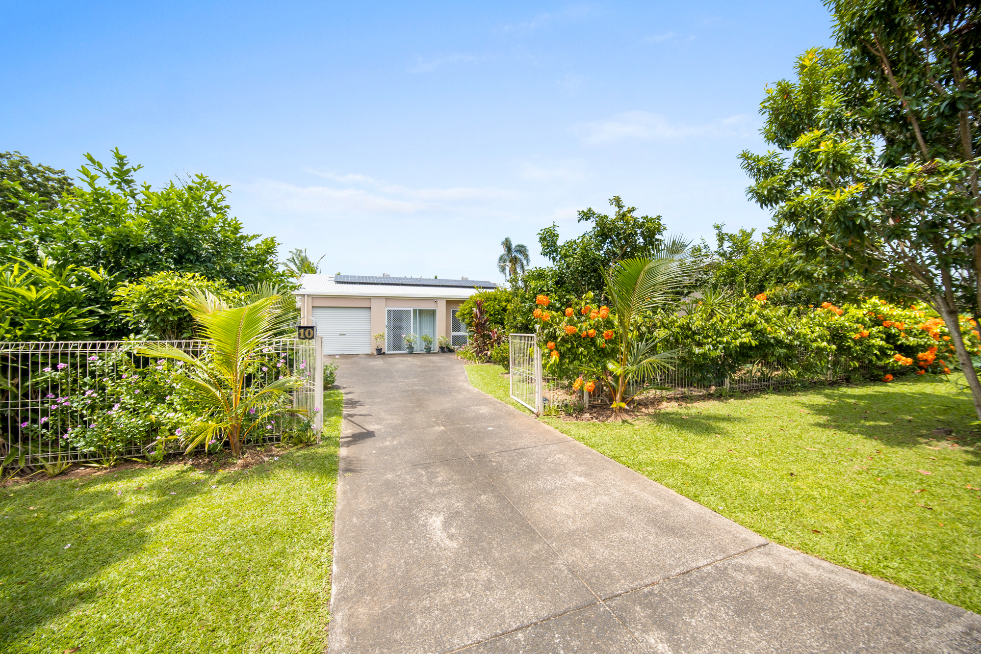 10 BATHURST DRIVE, Bentley Park QLD 4869 - Image 2