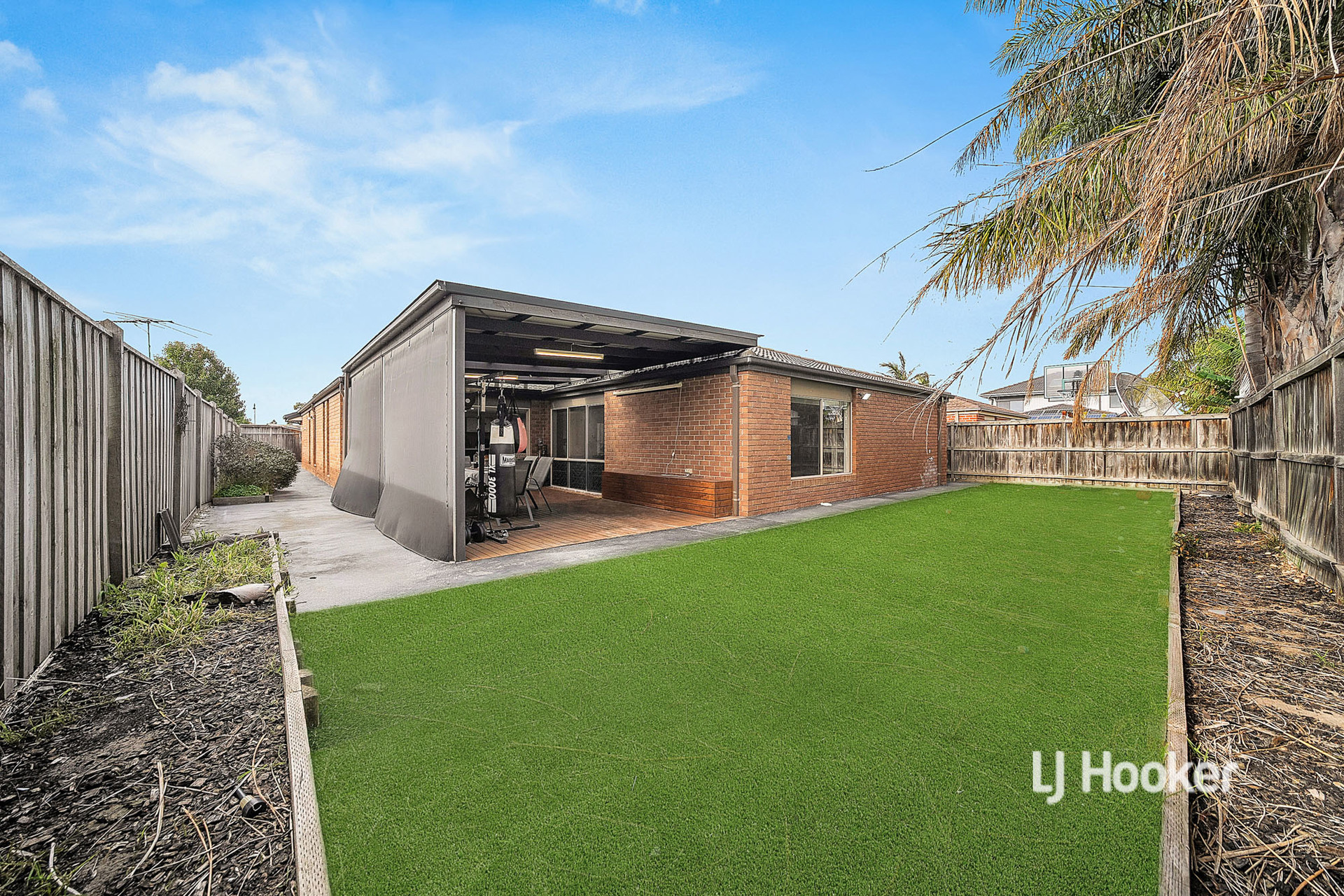 5-bedroom house at 27 Dan Morgan Drive, Cranbourne East, VIC 3977, Casey, Victoria