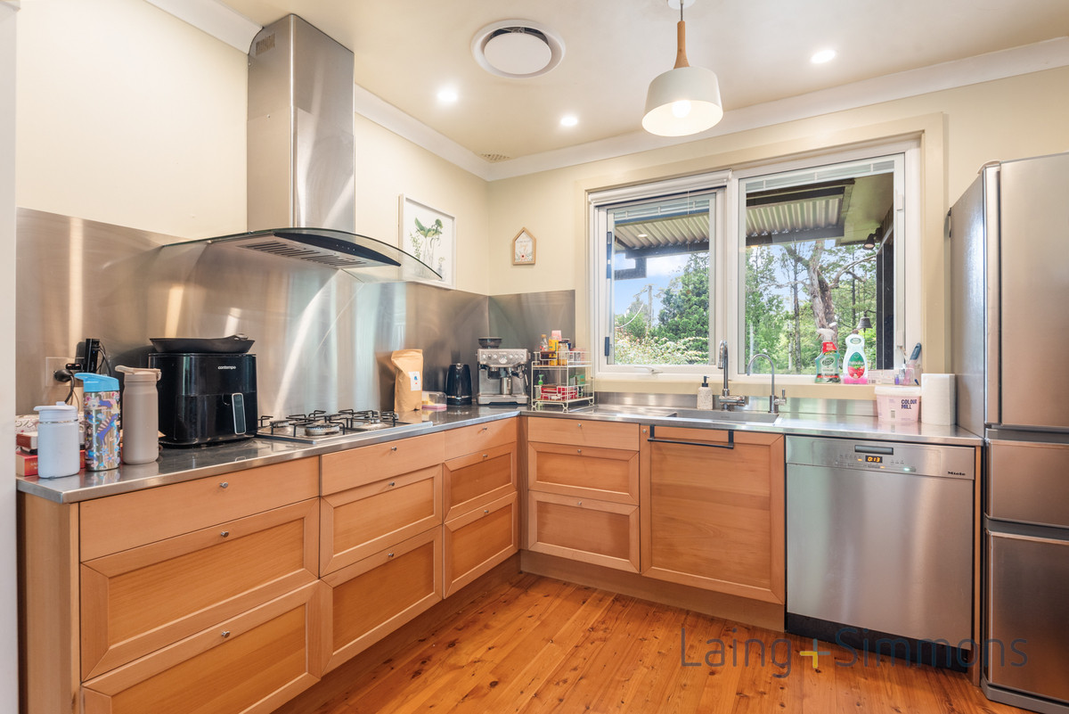 8 Jubilee Avenue, Blackheath, NSW 2785 - Image 2