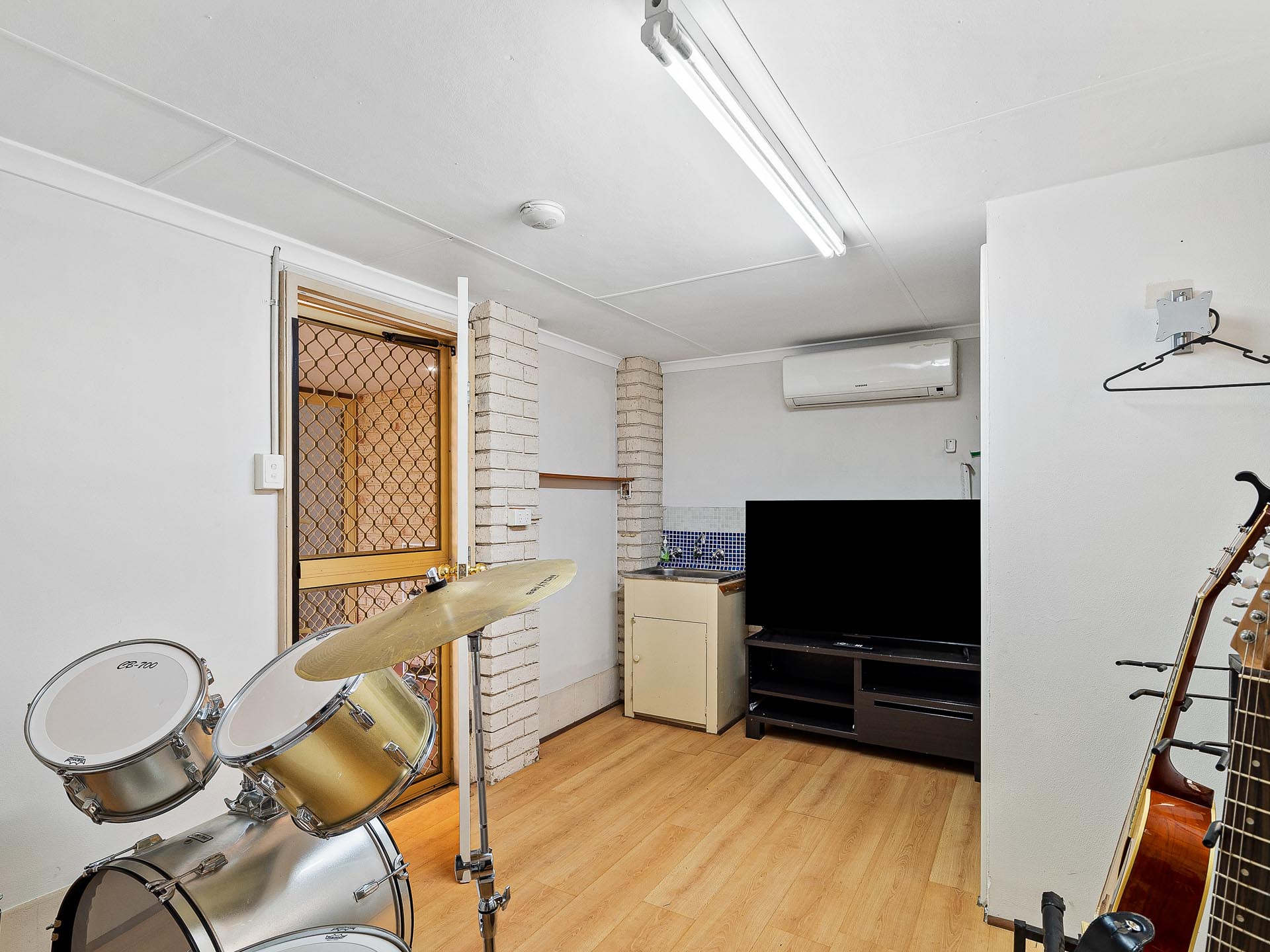 5-bedroom house at 32 FAIRWAY CRESCENT, Meadow Springs WA 6210, Mandurah, Western Australia