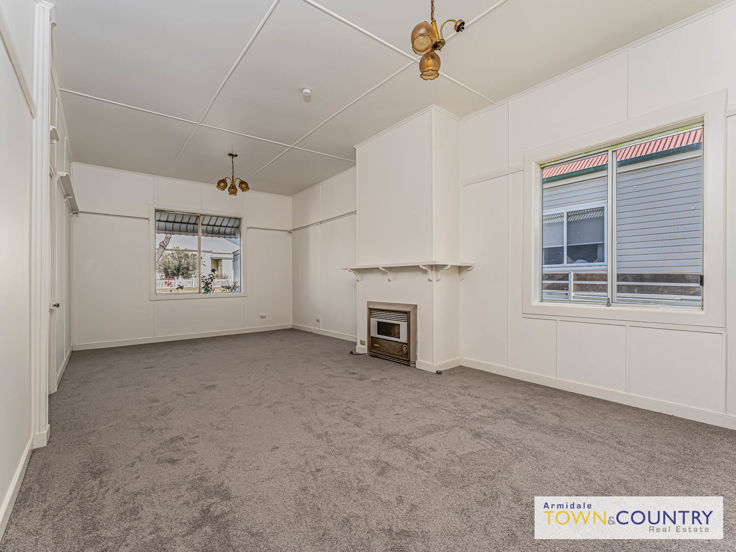 211 BROWN STREET, Armidale NSW 2350 - Image 4