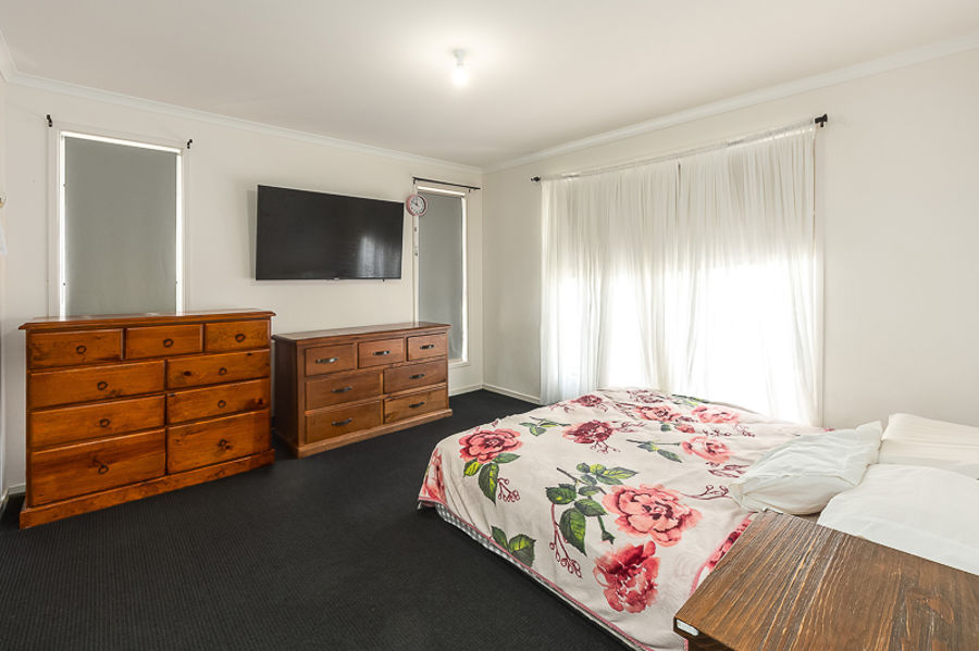 38 Willowbark Cres (39 Parkview Drv), Murray Bridge, Sa, 5253 - Image 5