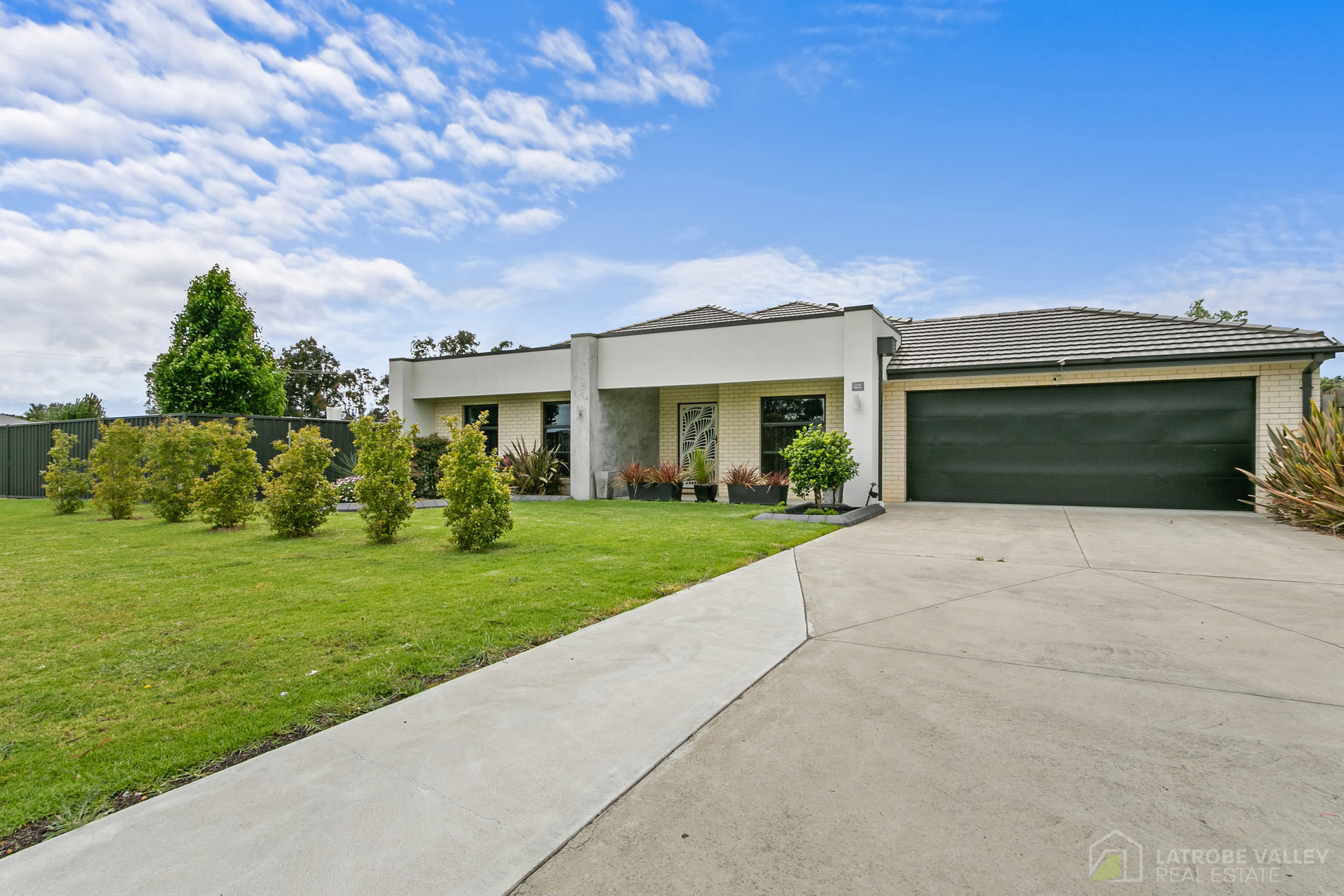 17-19 King Street, Rosedale, Vic, 3847 - Image 1