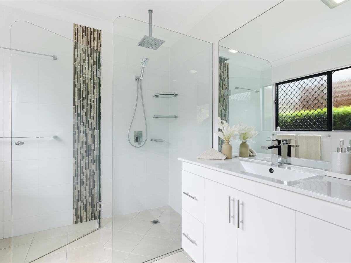 12 William Hickey Street, Redlynch, QLD 4870 - Image 9