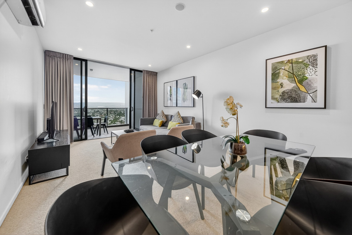 169/31 Queensland Avenue, Broadbeach, Qld, 4218 - Image 3