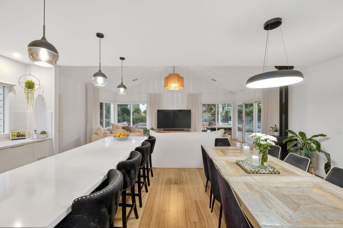 67 AQUARIUS AVENUE, Torquay VIC 3228 - Image 6