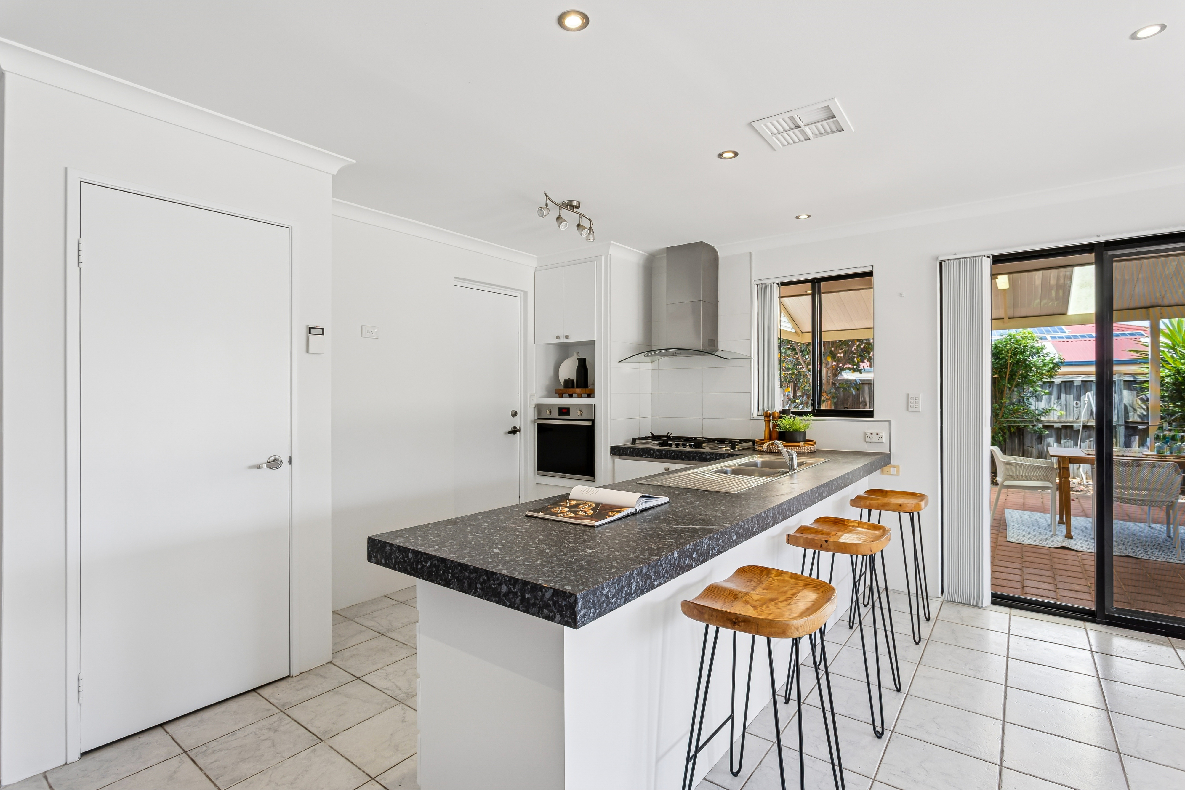 37 Star Bush Crescent, Ellenbrook, WA 6069 - Image 9