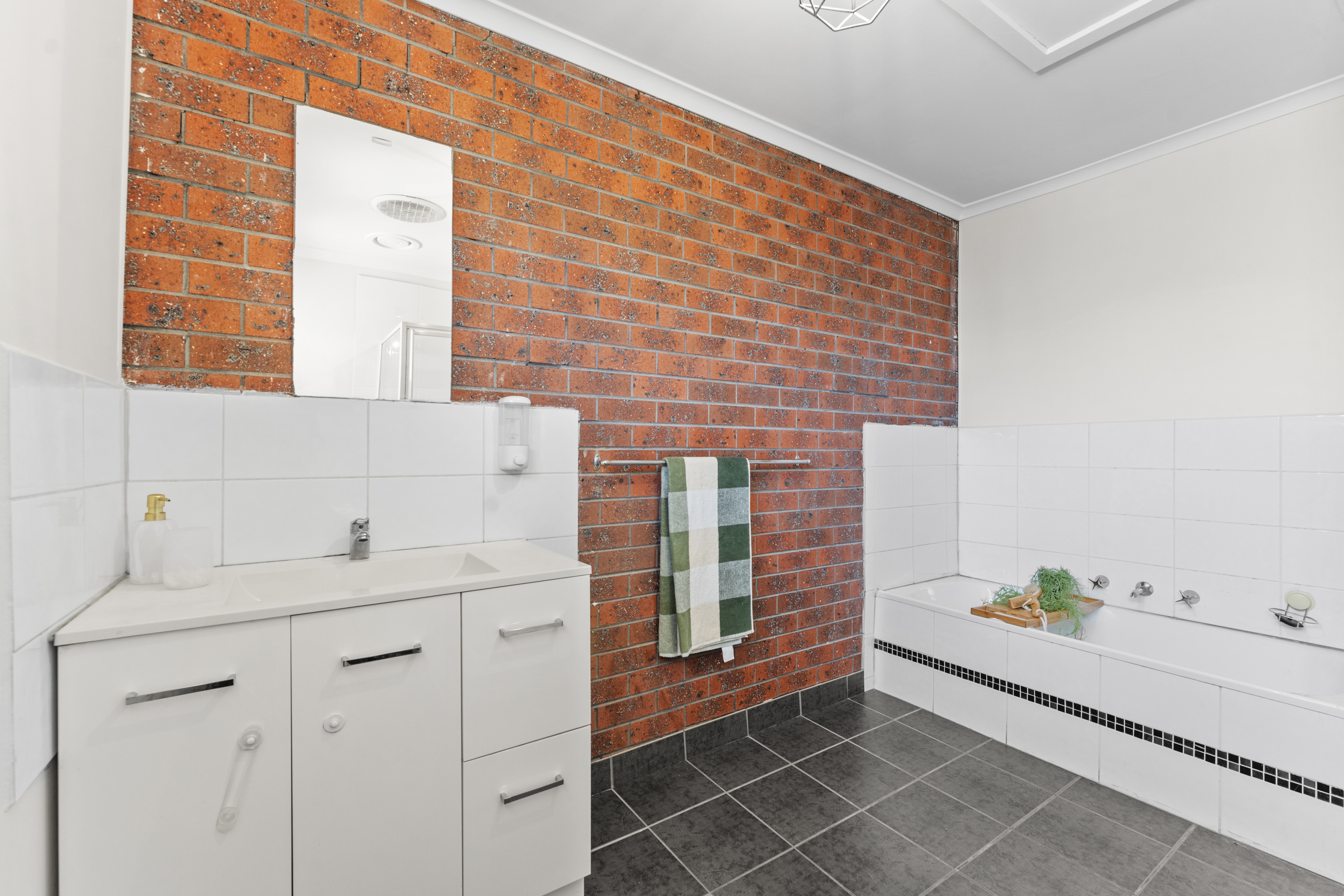 4/51 Spring Street, Thomastown, VIC 3074 - Image 6
