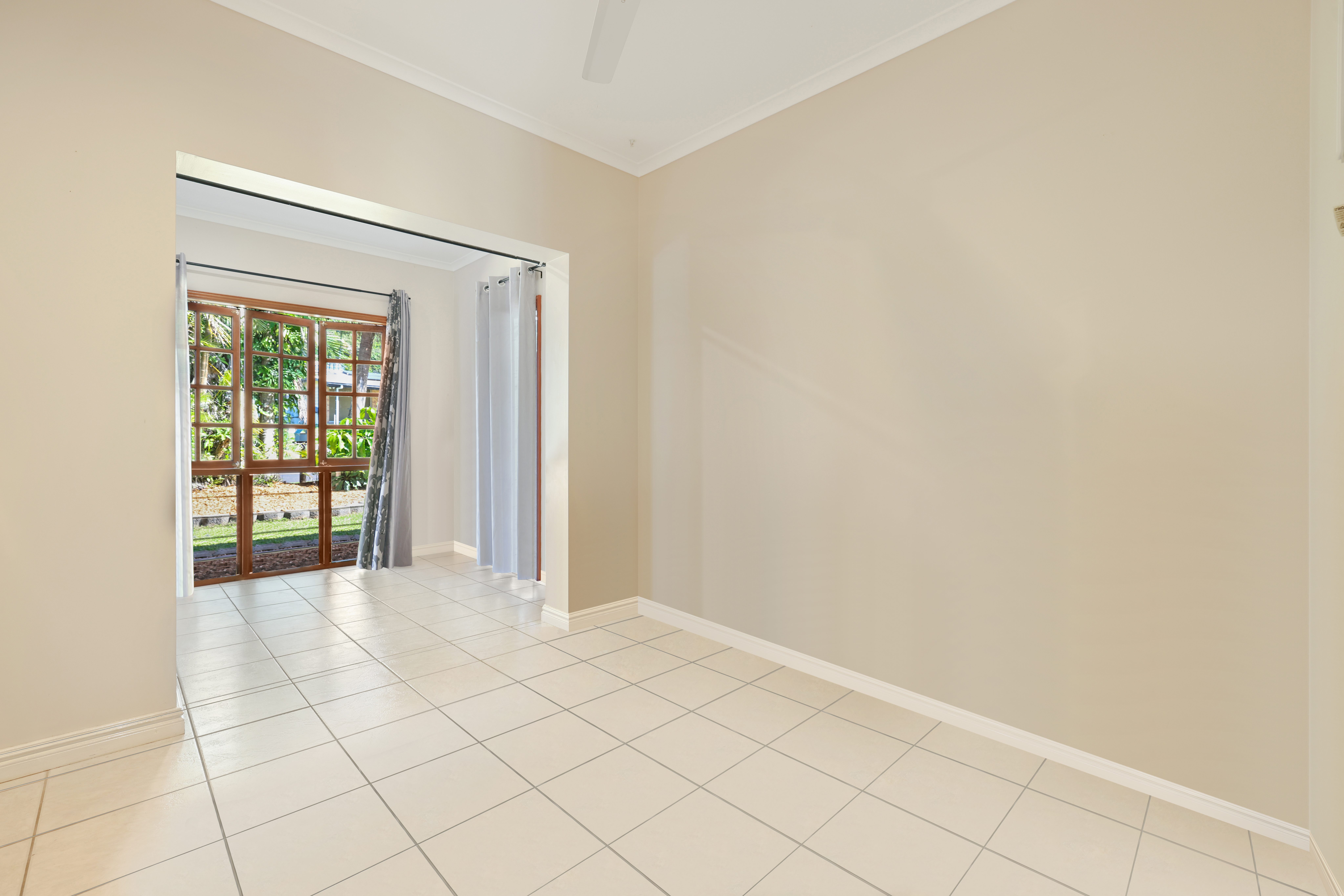 8 MATILDA CLOSE, Woree QLD 4868 - Image 6